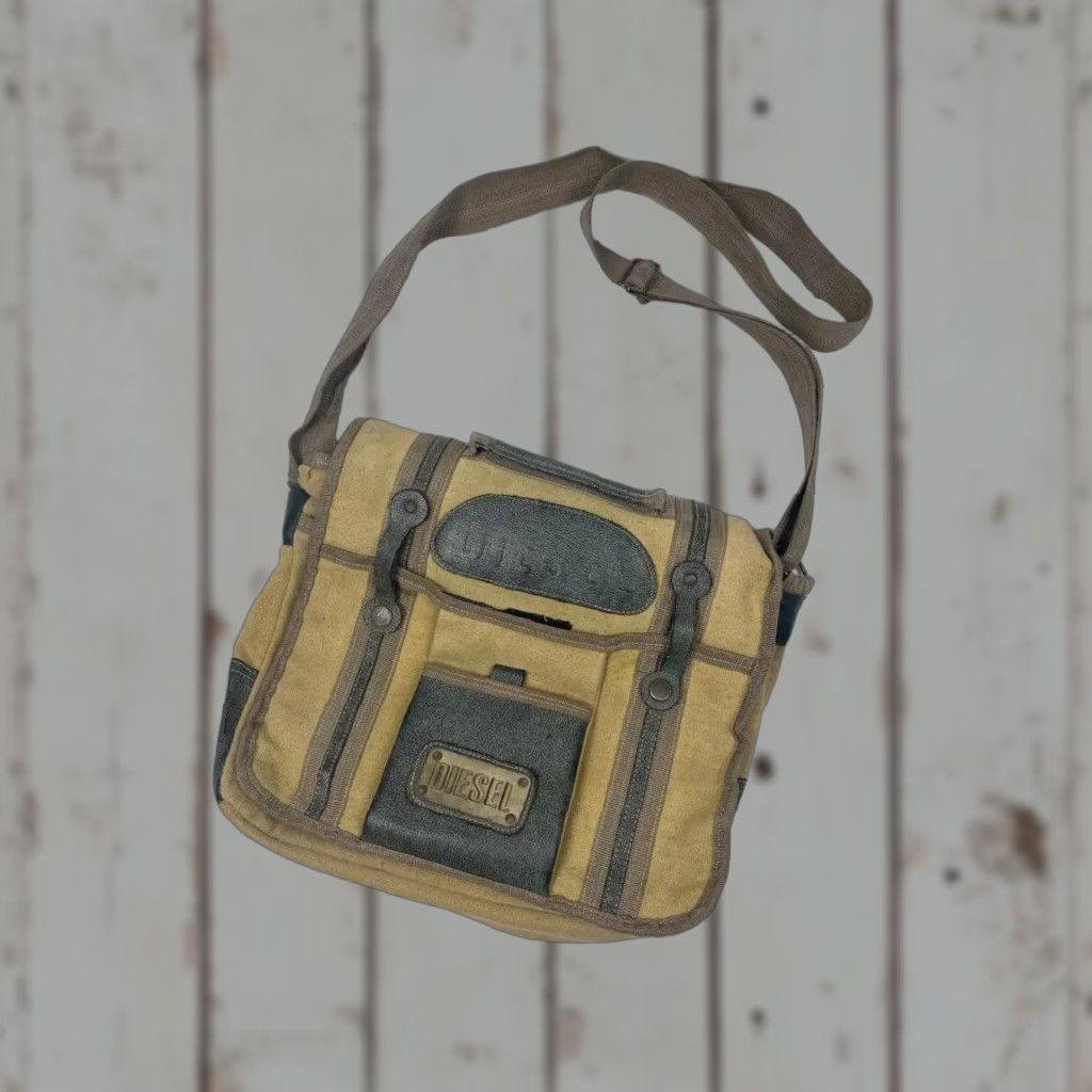 Diesel VINTAGE Diesel Shoulder Bag 90s Men Beige Medium Bag, 90s, Shoulder, Casual, Travel, Workwear, Beige, Diesel, Men Size ONE SIZE - 1 Thumbnail