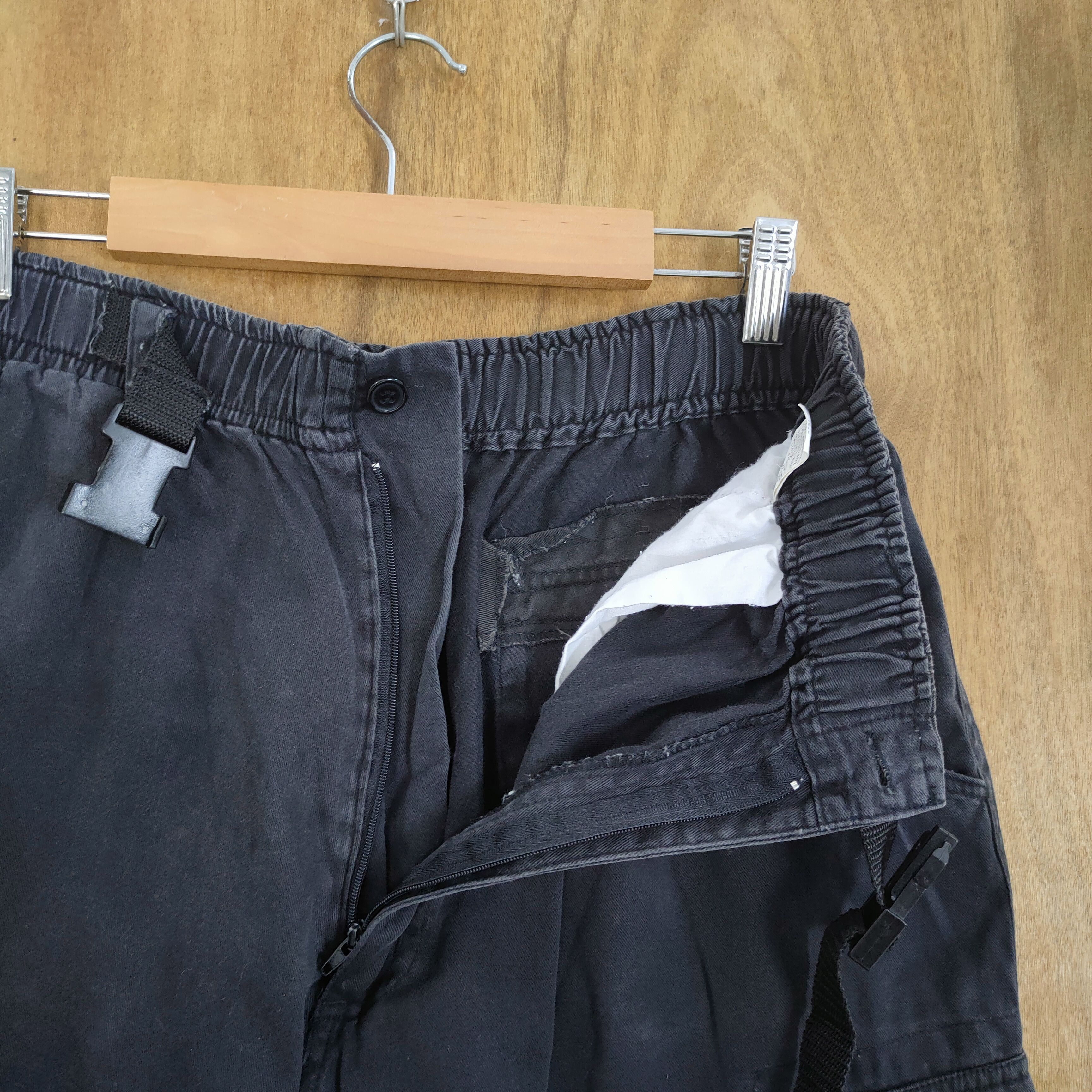 Japanese Brand JAPANESE BRAND BLACK MULTIPOCKET CARGO PANTS Size US 30 / EU 46 - 10 Thumbnail