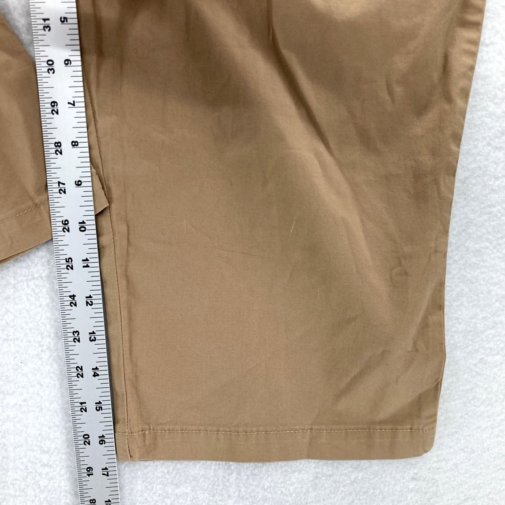 Lee Lee Skimmer Pants Womens 10 Medium Ultra Lux Comfort Cropped Mid Rise Stretch Beige Twill 98% Cotton 2% Elastane Pockets Logo Casual Travel Size 32" / US 10 / IT 46 - 7 Thumbnail