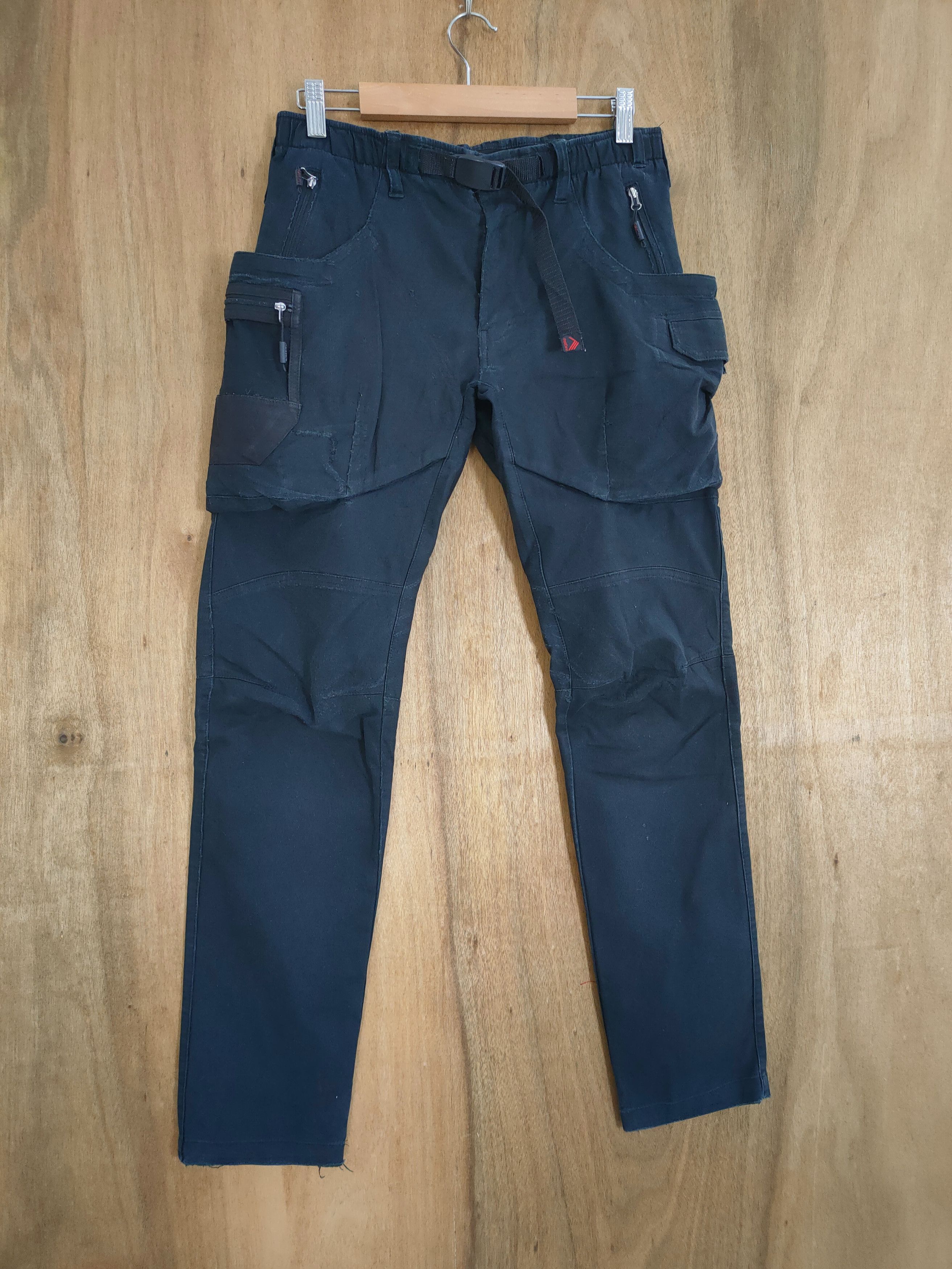 Japanese Brand VINTAGE JAPANESE BRAND BLACK DISTRESSED CARGO PANTS Size US 29 - 1 Thumbnail