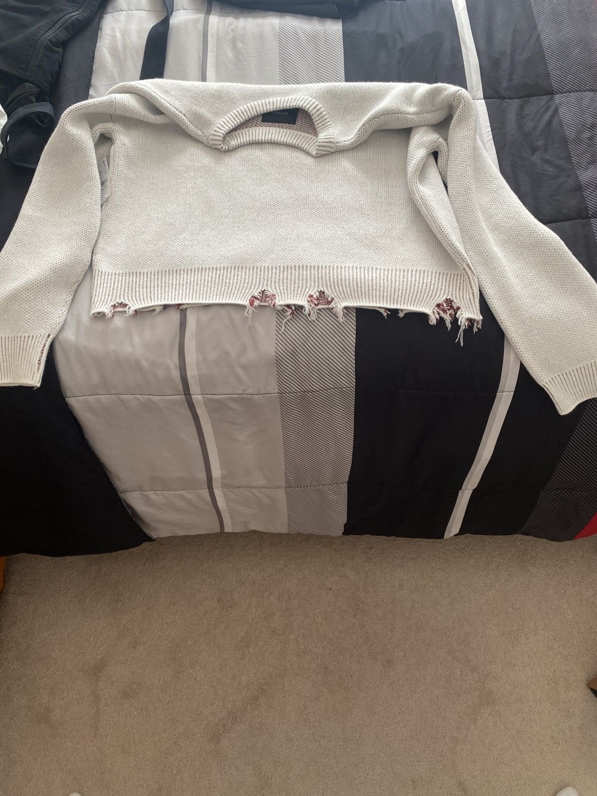 Pacsun Cherry 8ball Knitted Sweater Size S / US 4 / IT 40 - 2 Thumbnail