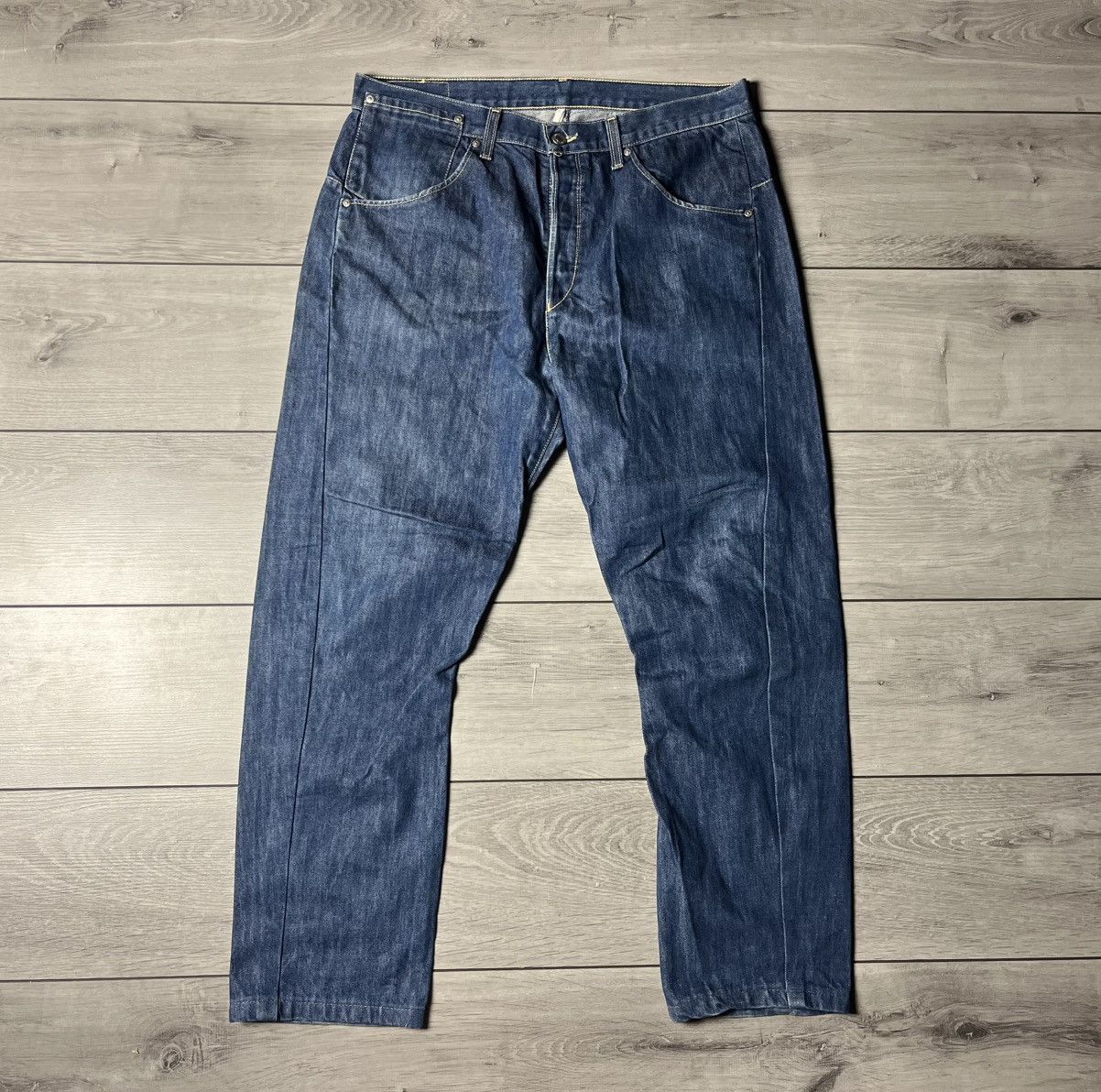 Levi's Vintage Clothing Levis vintage baggy jeans y2k rap size 36/34 Size US 36 / EU 52 - 1 Thumbnail