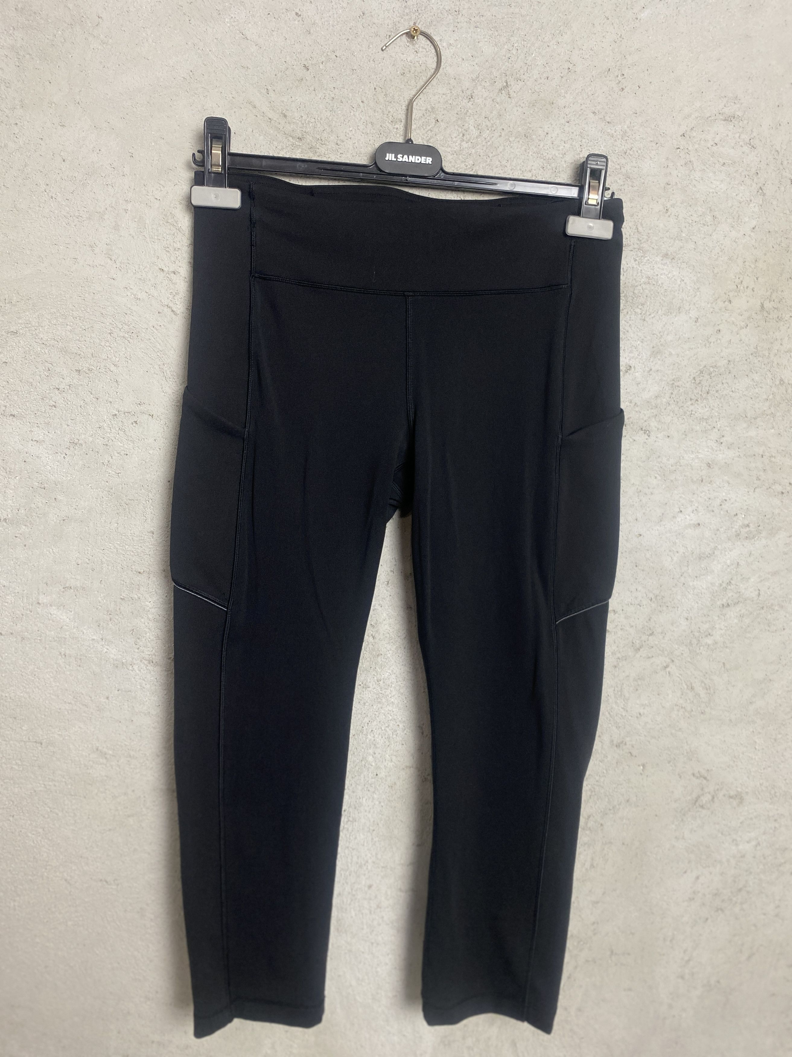 Lululemon Lululemon capri leggings sport yoga pilates Size 30" / US 8 / IT 44 - 2 Thumbnail