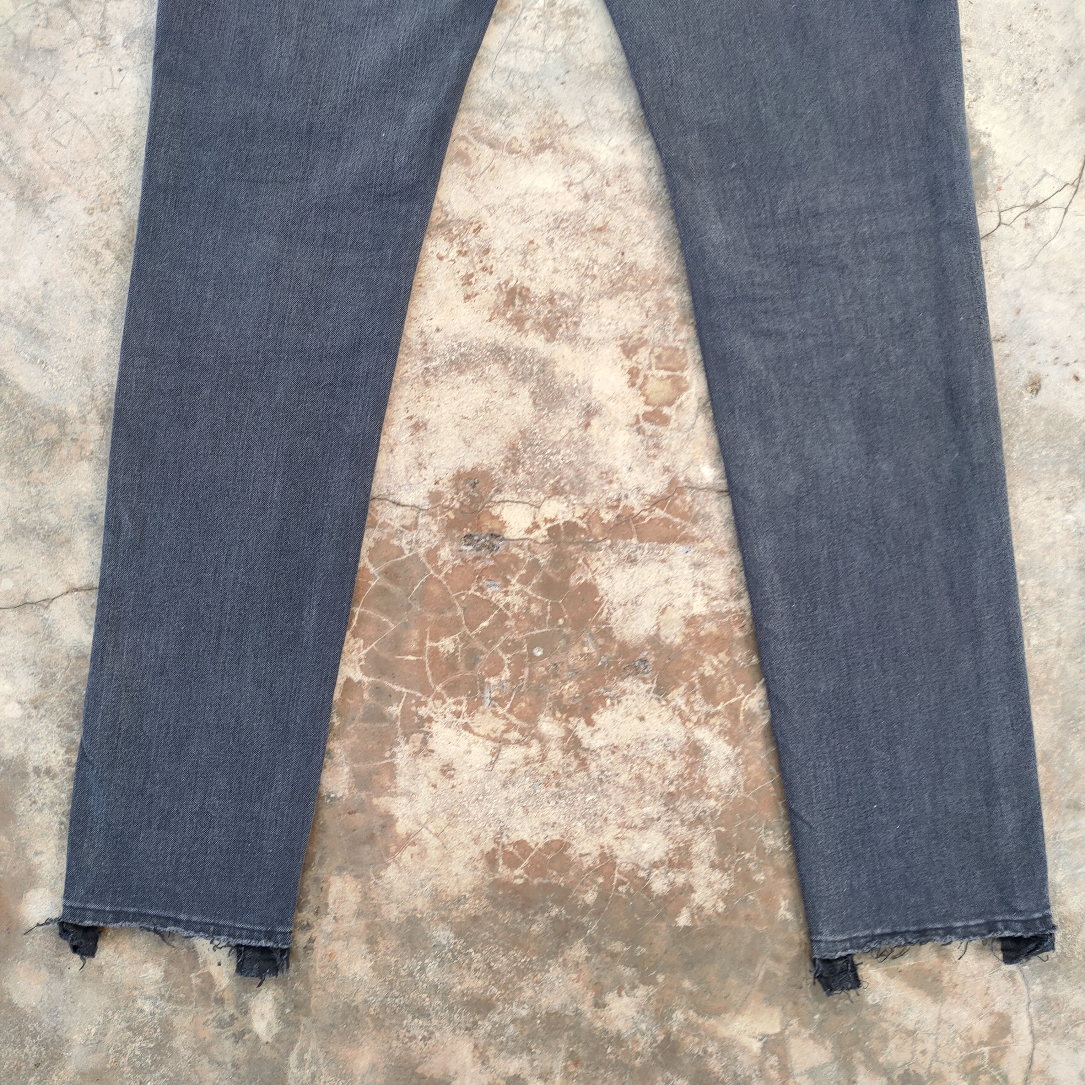American Eagle Outfitters VINTAGE JAPANESE SKINNY FADED DISTRESSED JEANS DENIM PANTS Size US 31 - 13 Thumbnail
