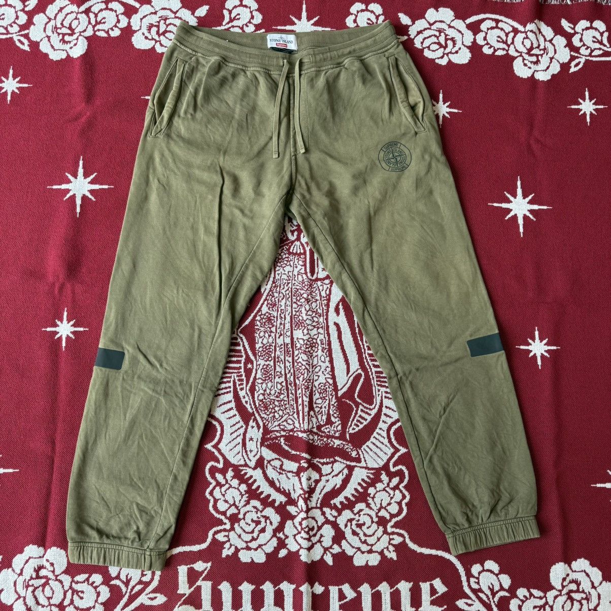 Stone Island × Supreme Used FW17 Supreme Stone Island Sweatpants Size L Olive Size US 34 / EU 50 - 1 Thumbnail