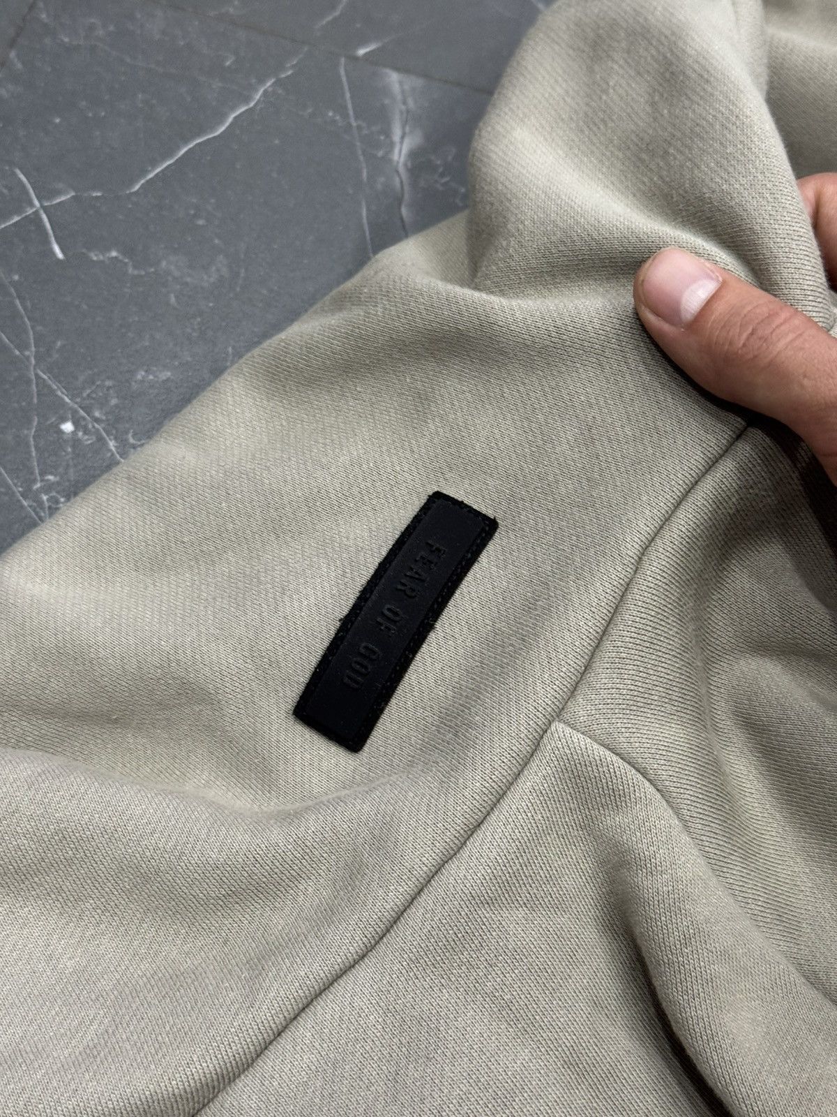 Fear of God Rare Essentials Fear of God oversized box fit hoodie size M Size US M / EU 48-50 / 2 - 13 Thumbnail