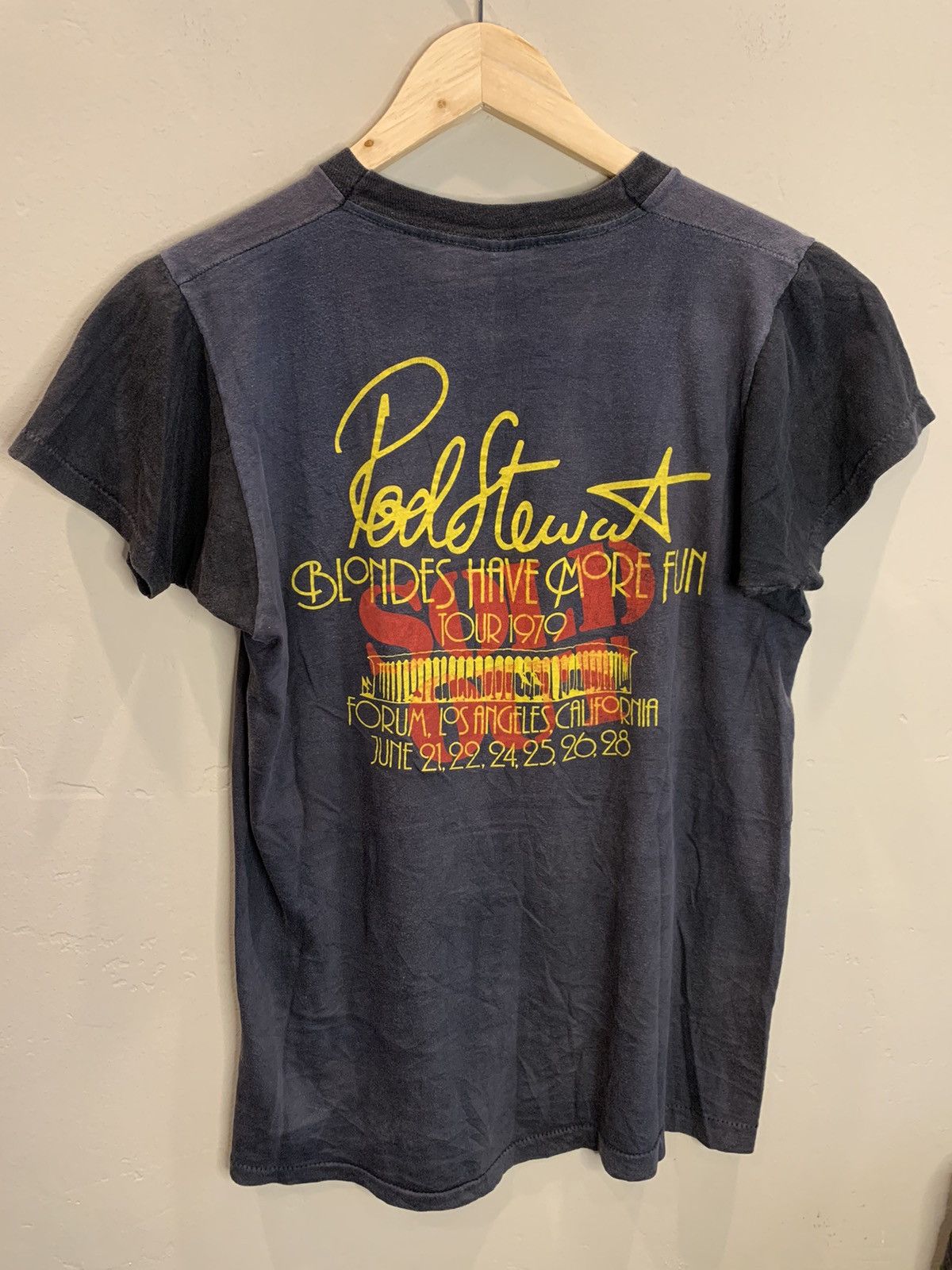Band Tees × Vintage *RARE* Vintage 1979 Rod Stewart Blondes More Fun Tour Shirt Size US M / EU 48-50 / 2 - 2 Thumbnail