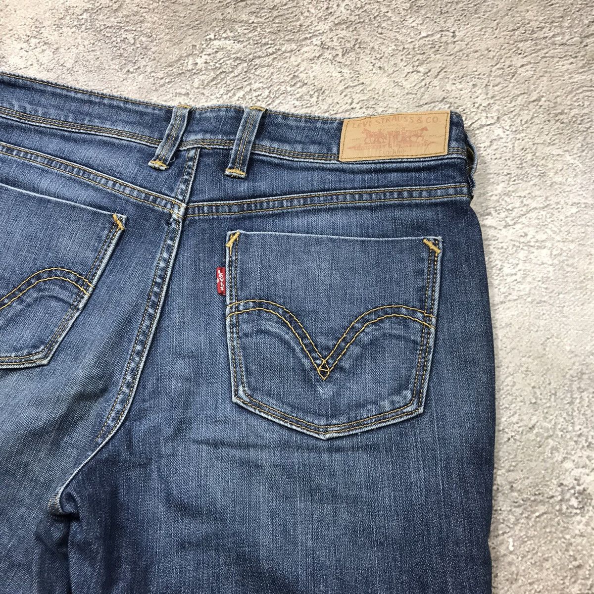 Vintage Vintage 90s Levis Relaxed Fit Shorts Streetwear Y2K Faded 30 Size US 30 / EU 46 - 4 Thumbnail