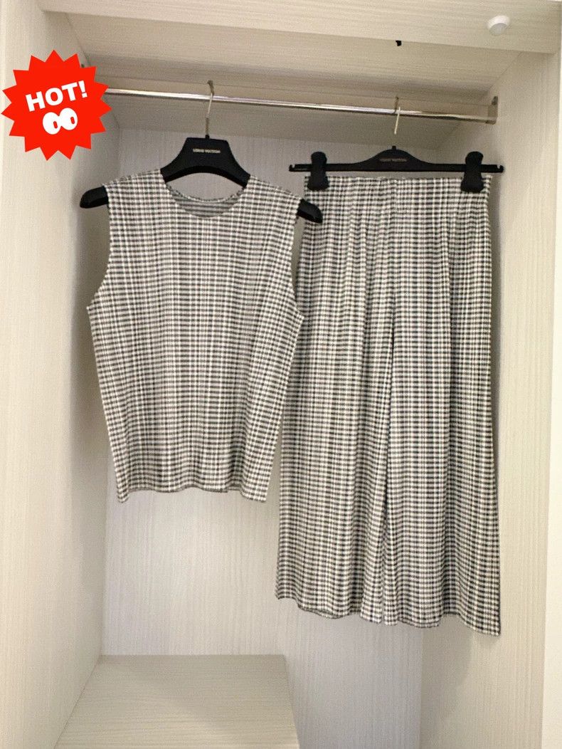 Issey Miyake Issey Miyake size:3 Grey checkered vest Size S / US 4 / IT 40 - 1 Thumbnail