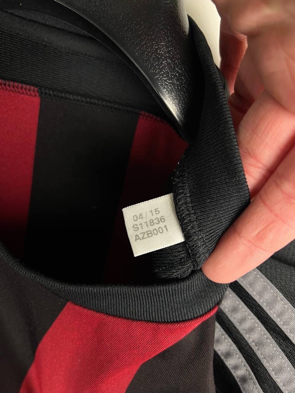 Adidas AC Milan Adidas home jersey t-shirts size M Size US M / EU 48-50 / 2 - 3 Thumbnail