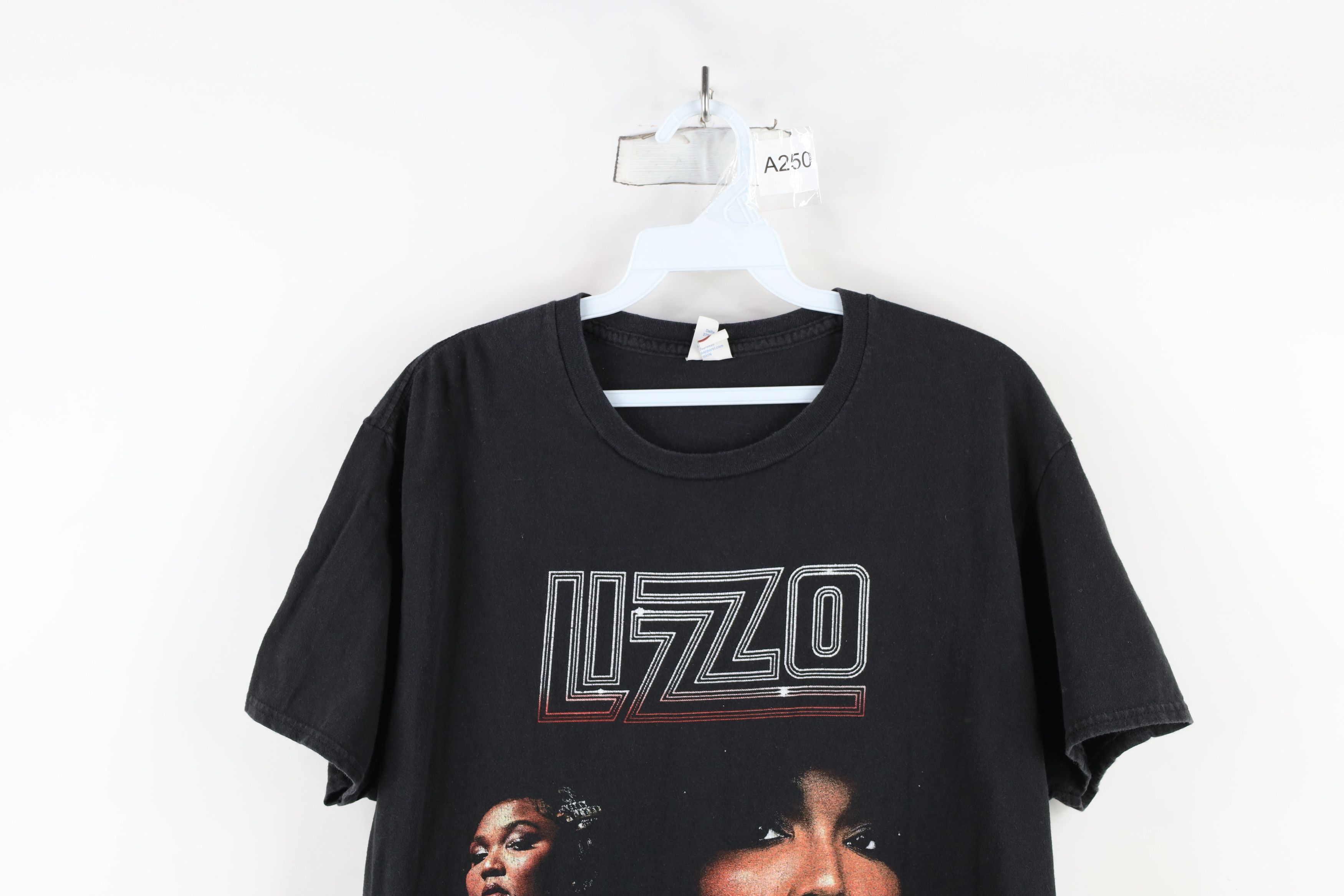 Vintage Y2K Streetwear The Special Tour Lizzo Band T-Shirt Black Size M / US 6-8 / IT 42-44 - 2 Thumbnail
