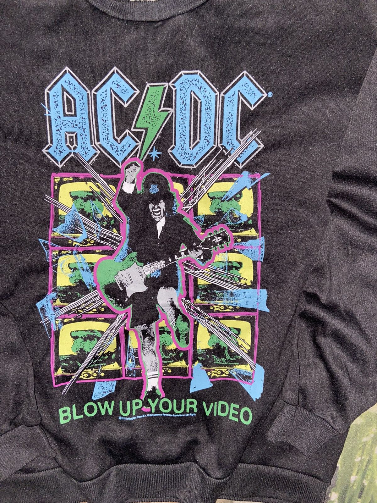 Band Tees SWEATSHIRT ACDC BLOW UP YOUR VIDEO Size US M / EU 48-50 / 2 - 3 Thumbnail
