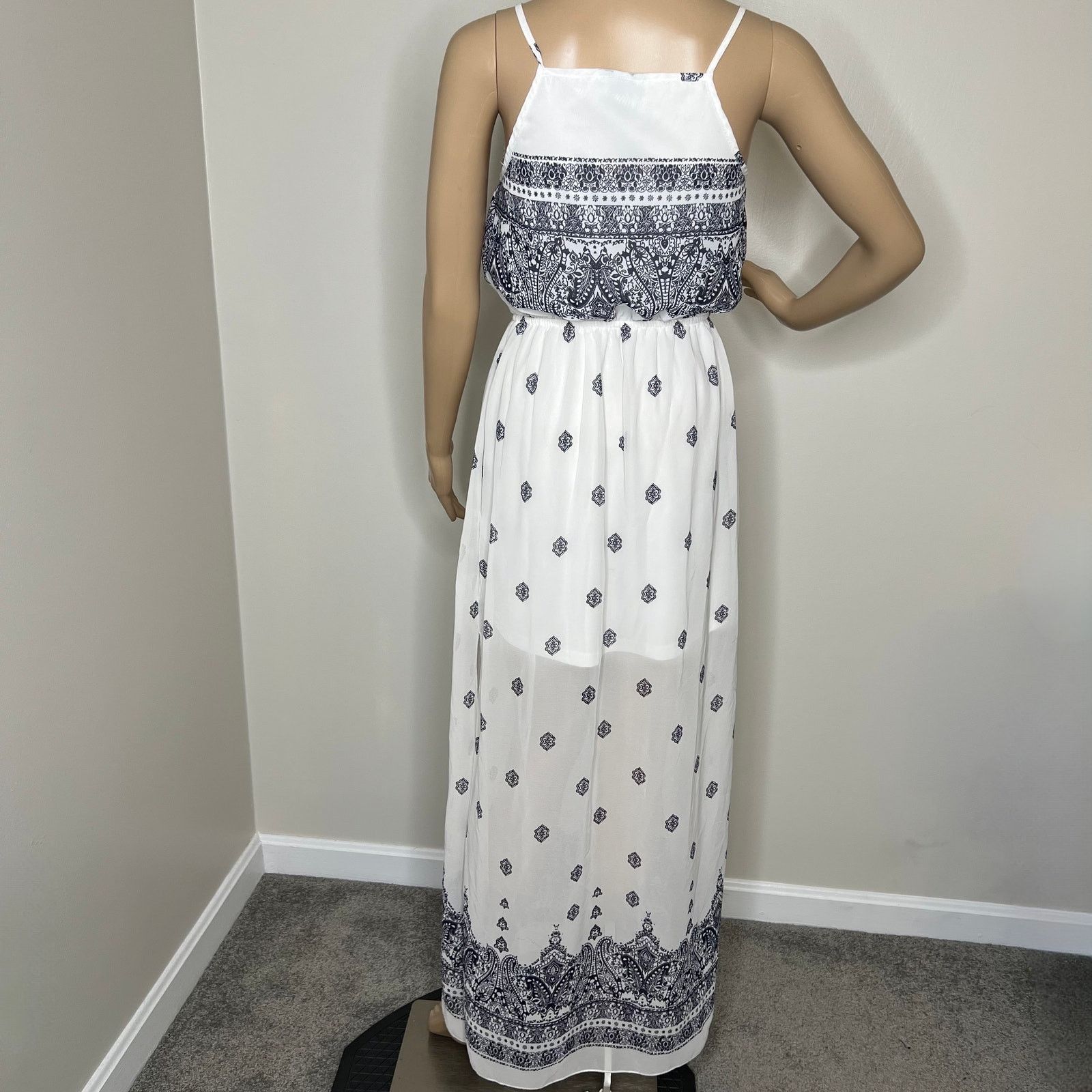 Other Rue 21 White Paisley Patterned Maxi Dress Size S / US 4 / IT 40 - 3 Thumbnail