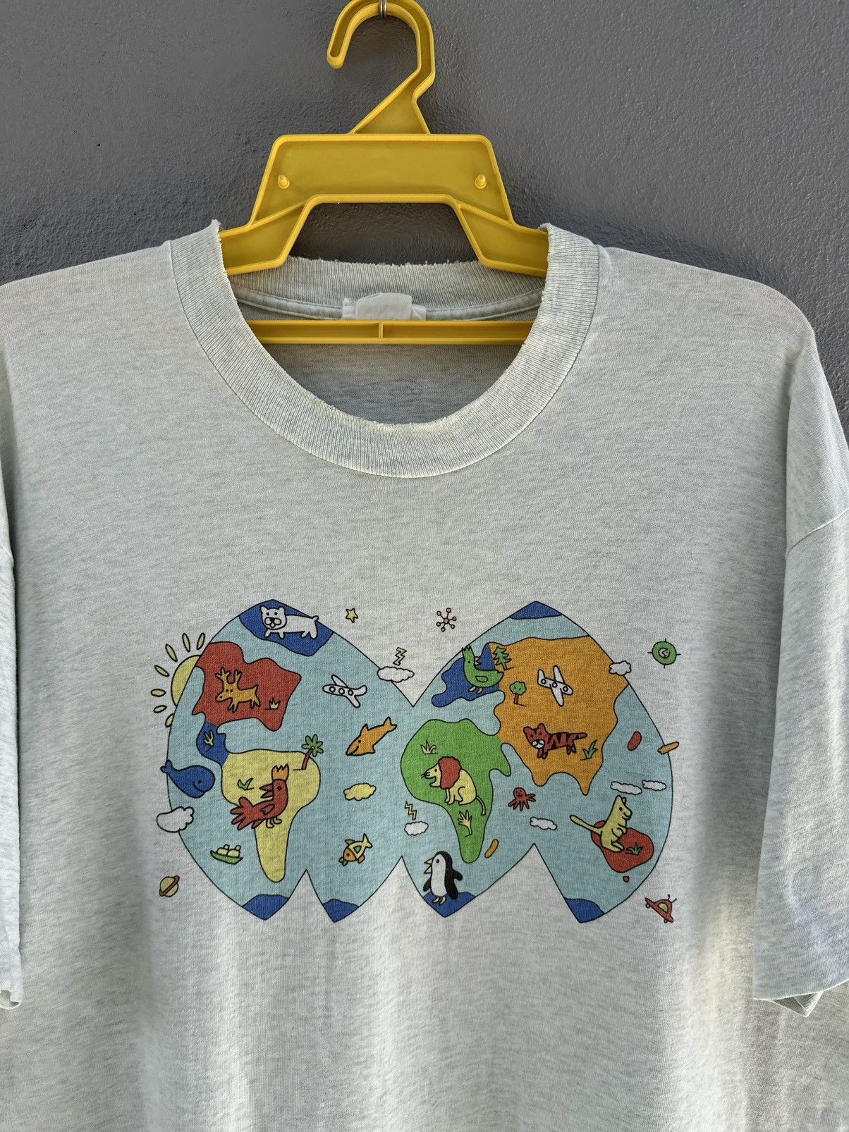 Arts & Science Thrashed Vintage 90s Art Leslie McGuirk Single Stitch Tee Size US L / EU 52-54 / 3 - 2 Thumbnail