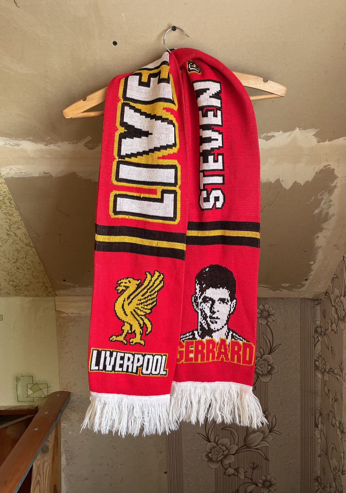 Other Vintage Liverpool Steven Gerrard #8 Football Soccer Scarf Size ONE SIZE - 1 Thumbnail