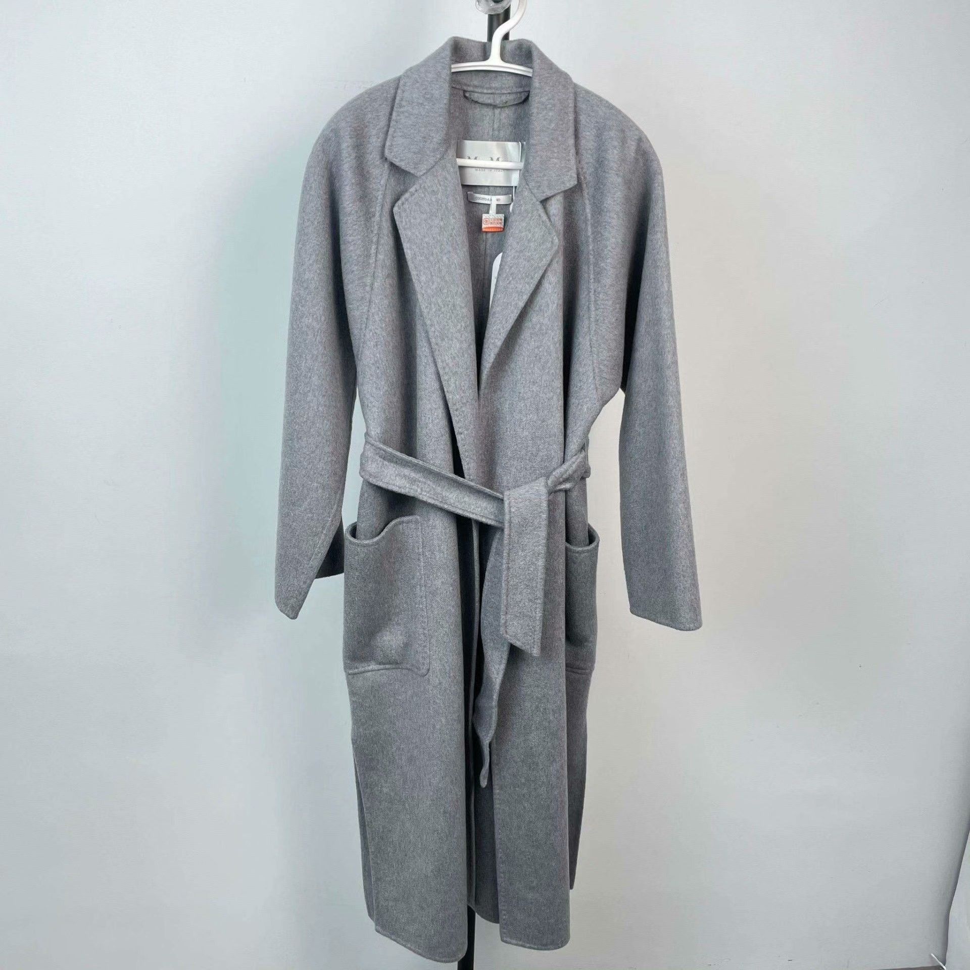 Max Mara Max Mara Gray Coat 26 Women Size XS / US 0-2 / IT 36-38 - 1 Thumbnail