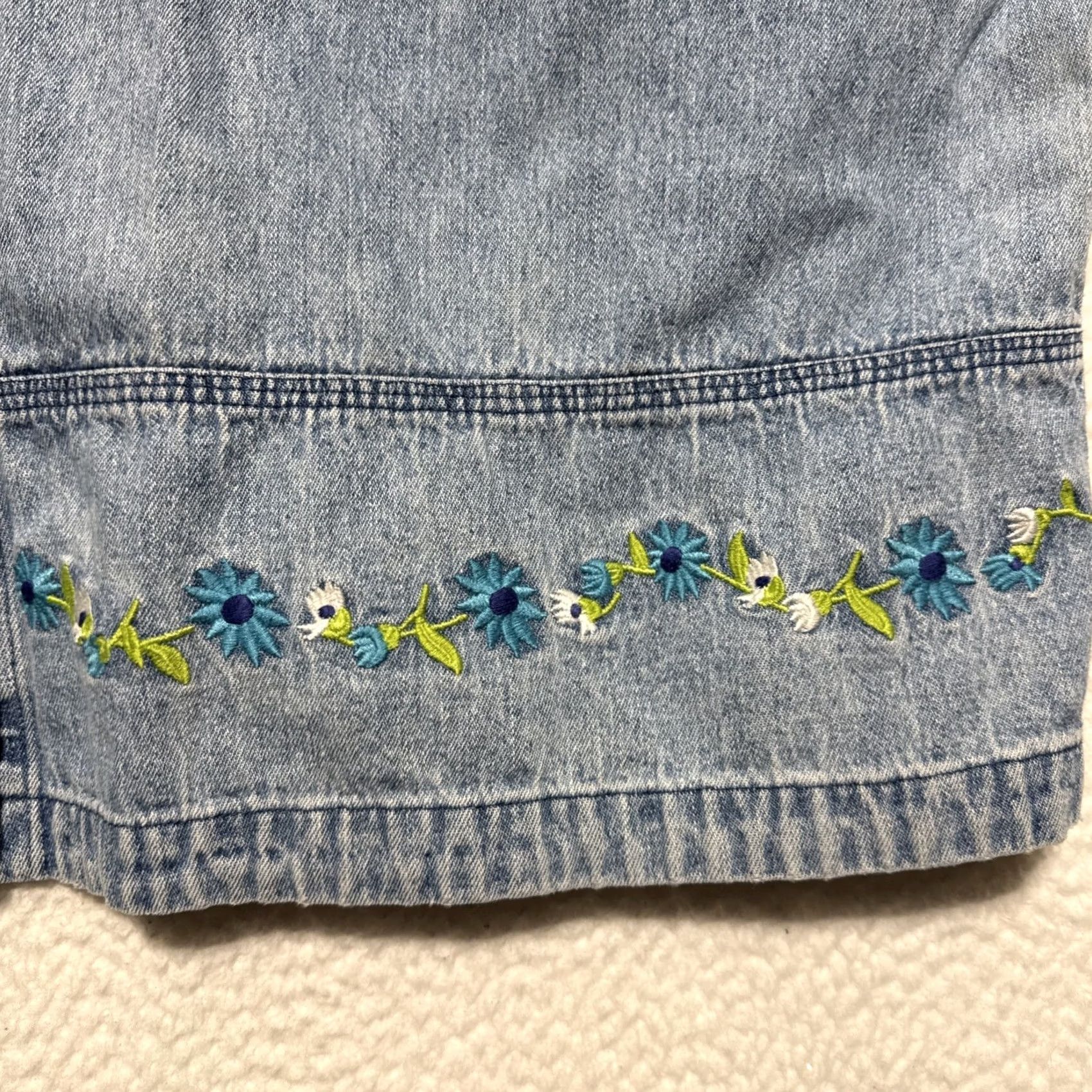 Denim & Co. VINTAGE Denim & CO Denim Shirt Jacket 2X Blue Embroidered Flowers Long Sleeve Button Casual 90s Womens Size XXL / US 16-18 / IT 52-54 - 2 Thumbnail