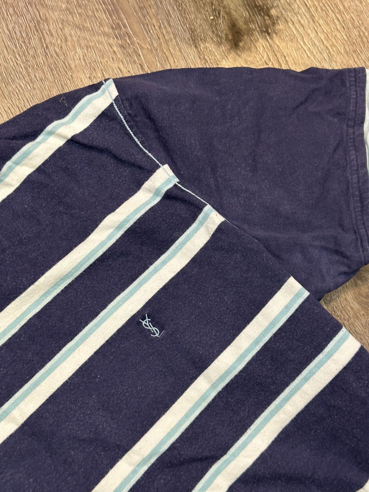 Yves Saint Laurent Yves Saint Laurent Vintage T-Shirt Small Logo Size US L / EU 52-54 / 3 - 5 Thumbnail