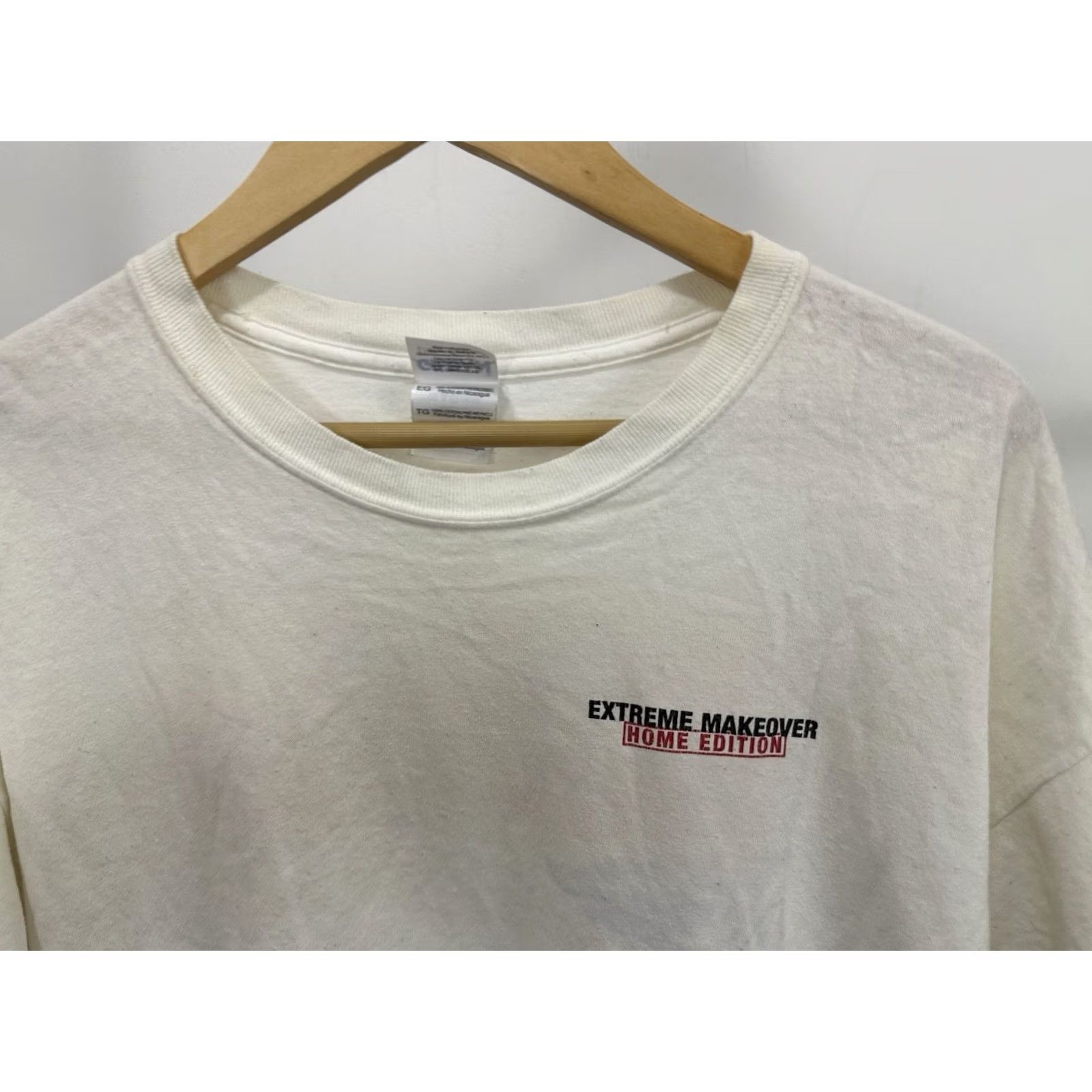 Gildan VTG Extreme Makeover Home Edition T-Shirt XL White Men Short Sleeve Gildan Size US XL / EU 56 / 4 - 7 Thumbnail