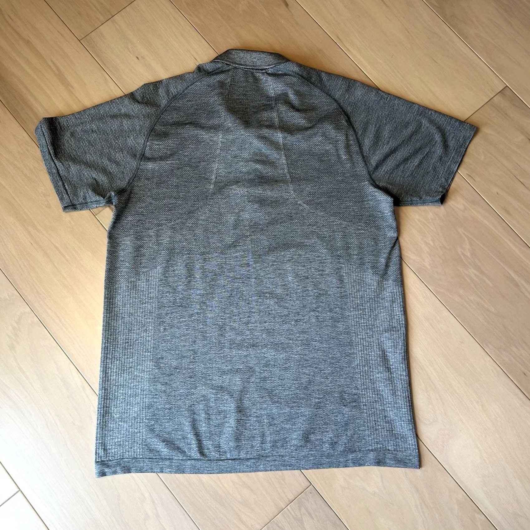 Lululemon Lululemon Metal Vent Polo Gray Shirt Short Sleeve Men Large Athletic Shirt Size US L / EU 52-54 / 3 - 2 Thumbnail