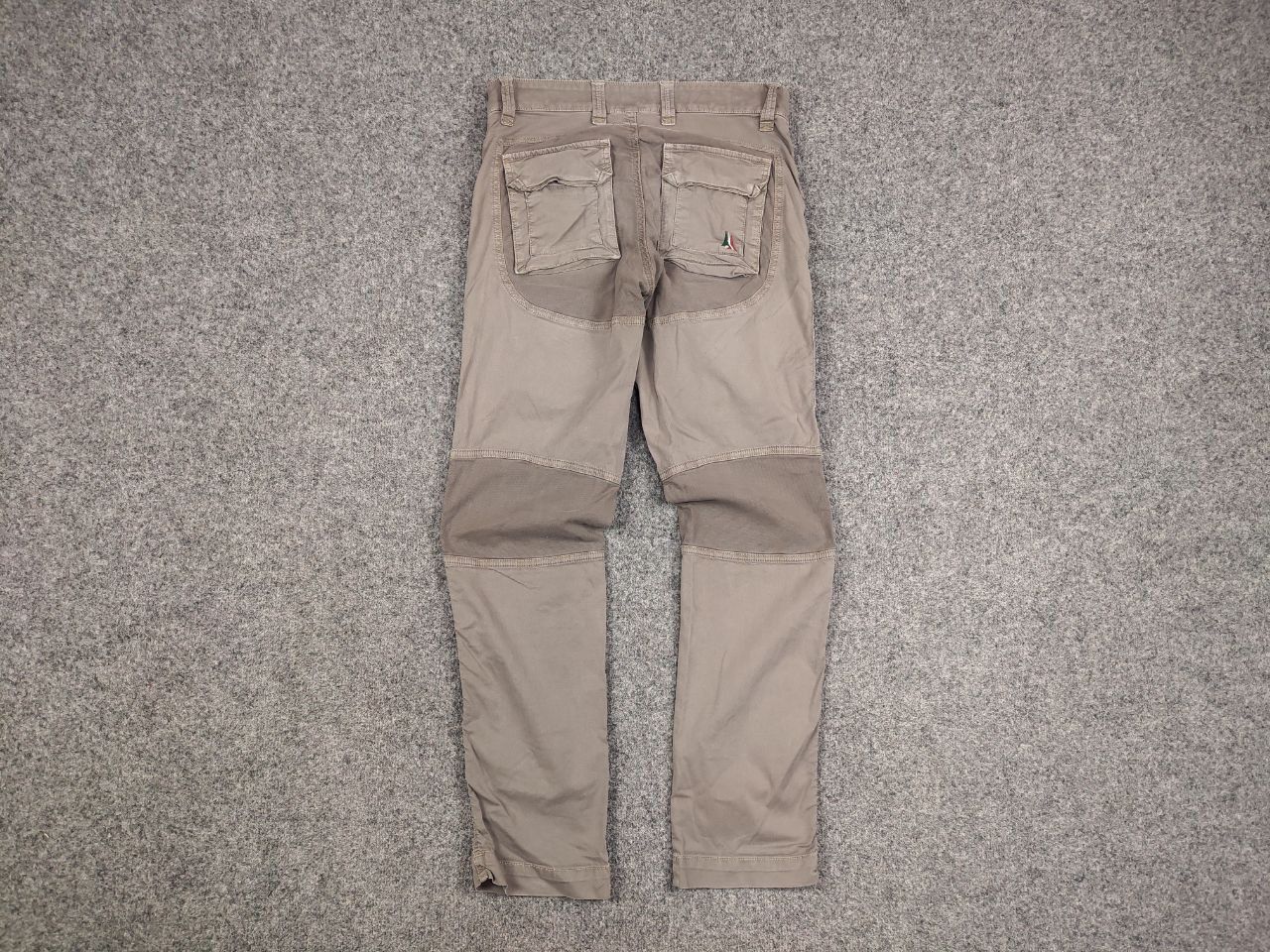 Aeronautica Militare Aeronautica Militare Vintage logo Cargo Zip Beige Pants Size US 30 / EU 46 - 12 Thumbnail