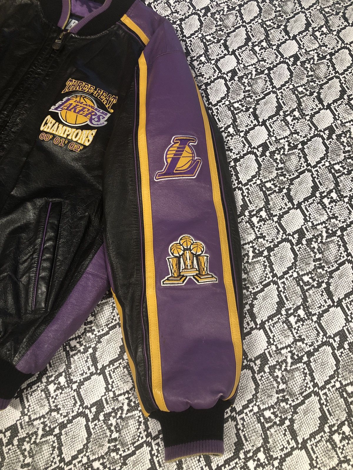G-III vintage Los Angeles Lakers "three-peat" leather jacket Size US L / EU 52-54 / 3 - 4 Thumbnail