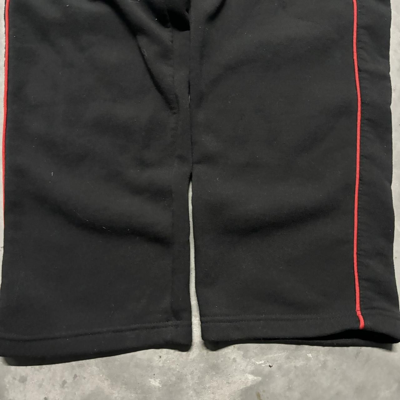 Japanese Brand Vintage Y2K/2000s Baggy Black and Red Cargo Sweatpants! Size US 32 / EU 48 - 5 Thumbnail