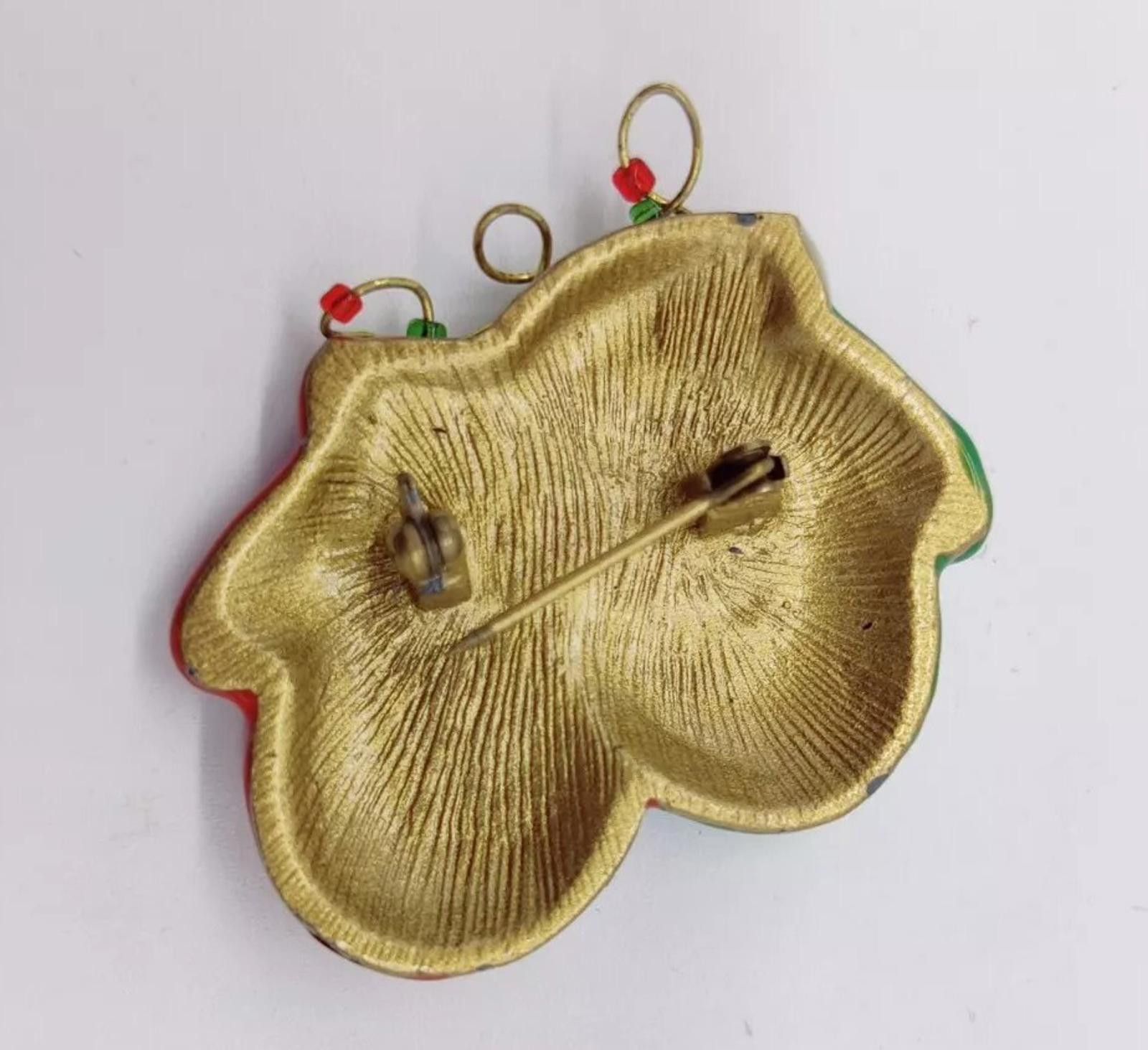 The Unbranded Brand Vintage Christmas Figural Mittens Brooch Pin Snowflake Heart Size ONE SIZE - 2 Thumbnail