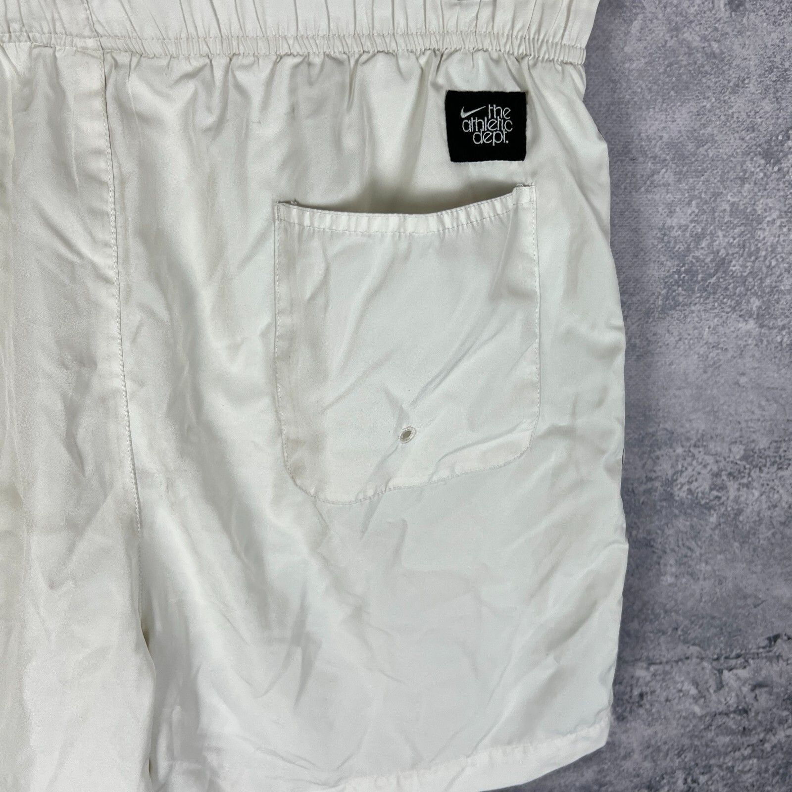 Nike Nike Shorts Men's Size L White ` Size US 34 / EU 50 - 7 Thumbnail