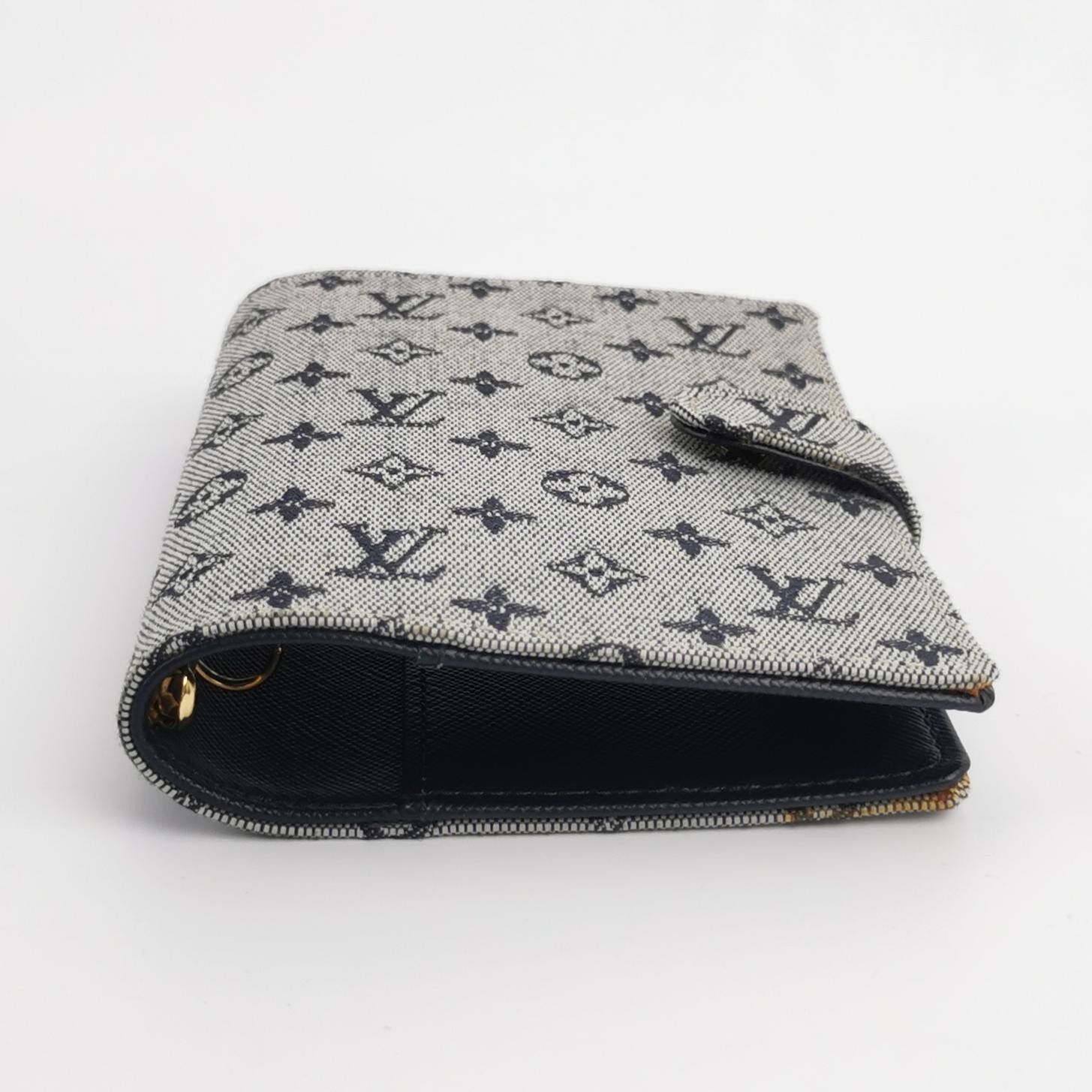 Louis Vuitton Louis Vuitton (LV) Canvas monogram notebook cover small lea Size ONE SIZE - 2 Thumbnail