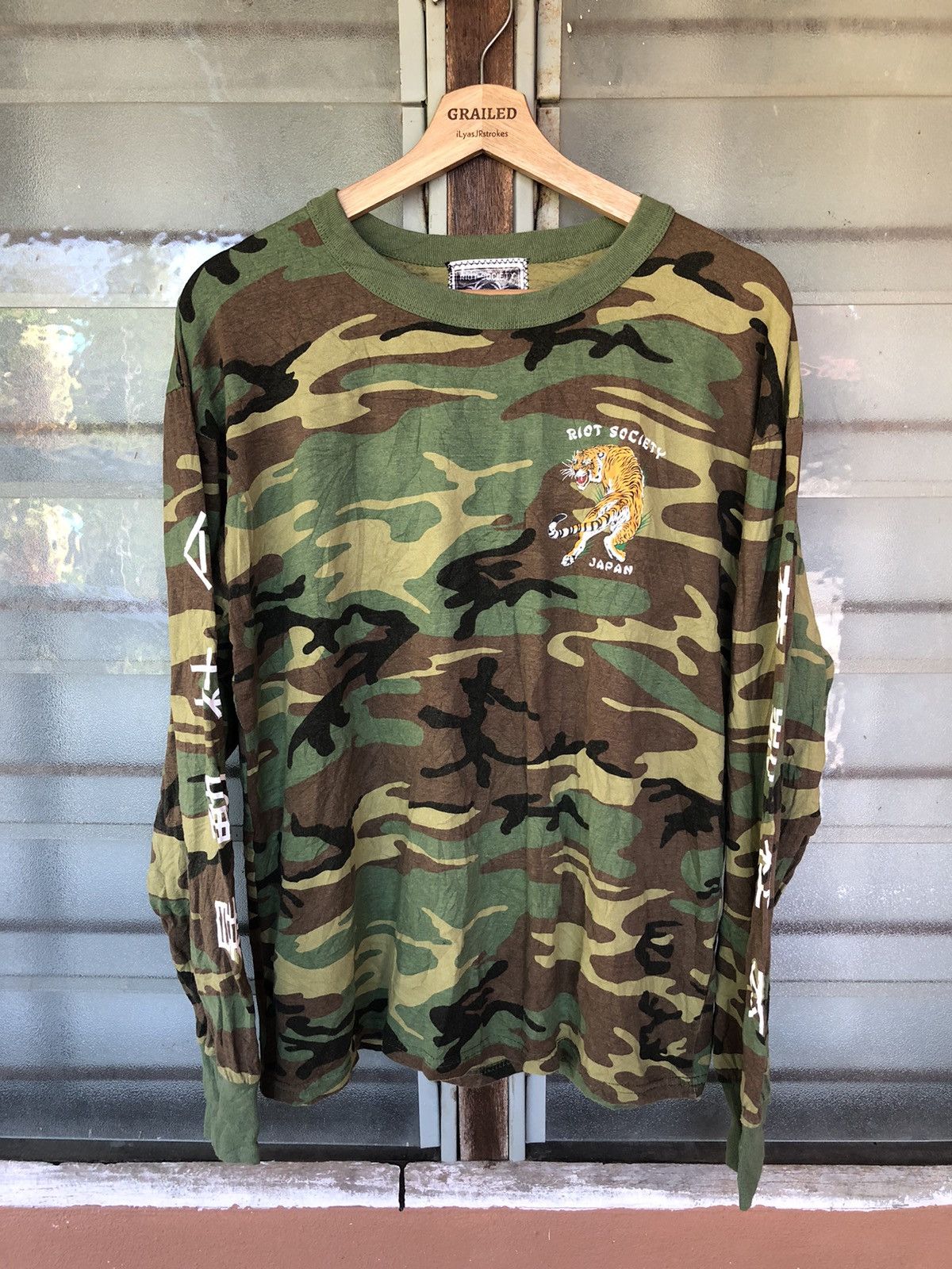 Riot Society Vintage Riot Society Tiger Japan Shirtt Tee Size US L / EU 52-54 / 3 - 1 Thumbnail