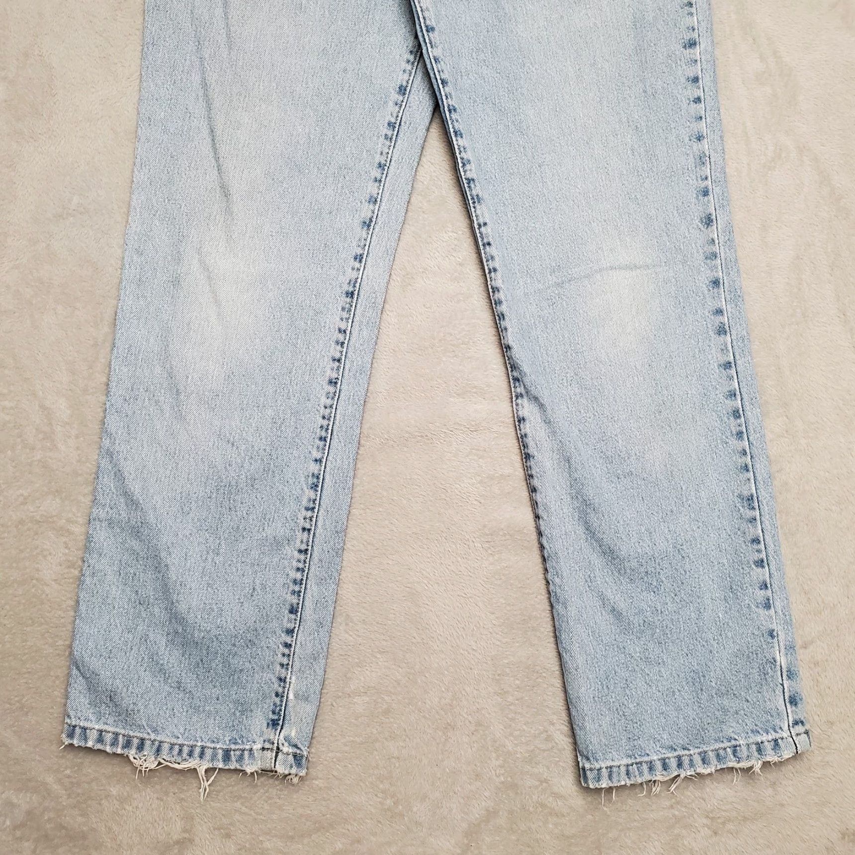 Tommy Hilfiger Tommy Hilfiger Jeans Mens 32X31 Blue Denim Straight Leg Faded Light Wash Pants Size US 32 / EU 48 - 2 Thumbnail