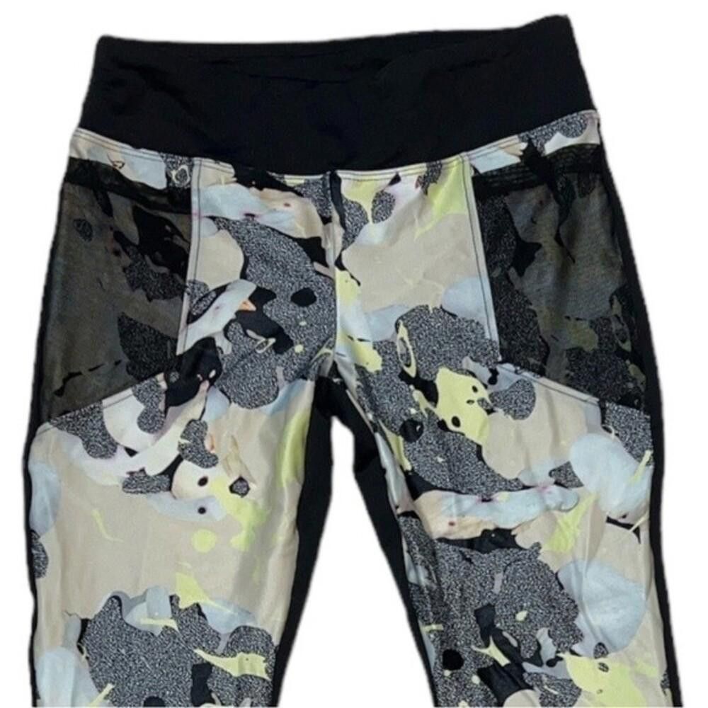 Designer Revolve Koral Magnify Legging in Bloom & Black S Size 28" / US 6 / IT 42 - 5 Thumbnail