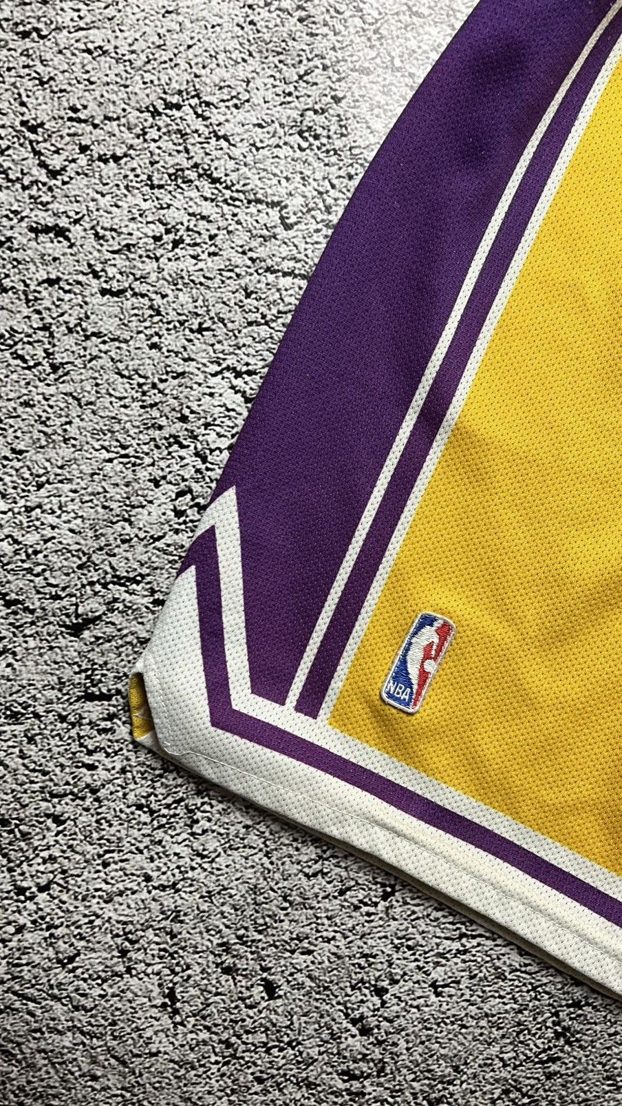Champion VTG 90’s Los Angeles Lakers NBA Kobe Bryant champion shorts Size US 30 / EU 46 - 2 Thumbnail