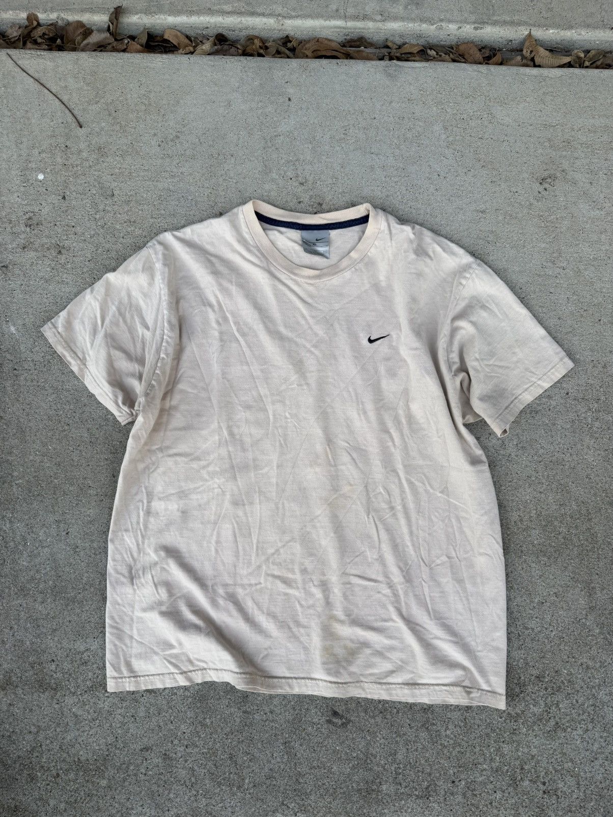 Nike Nike Mini Swoosh T-Shirt Cream Beige XL Y2K Tee Size US XL / EU 56 / 4 - 4 Thumbnail