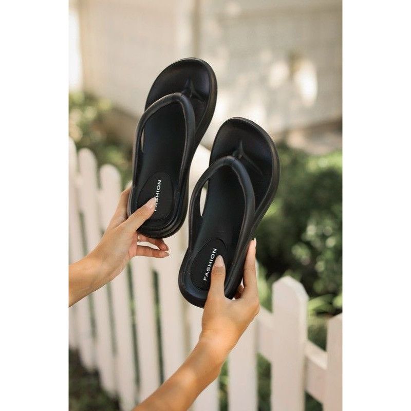 Other Low-Wedge Women's Black Sandals Casual Flat Shoes Flip Flops Size US 8 / IT 38 - 9 Thumbnail