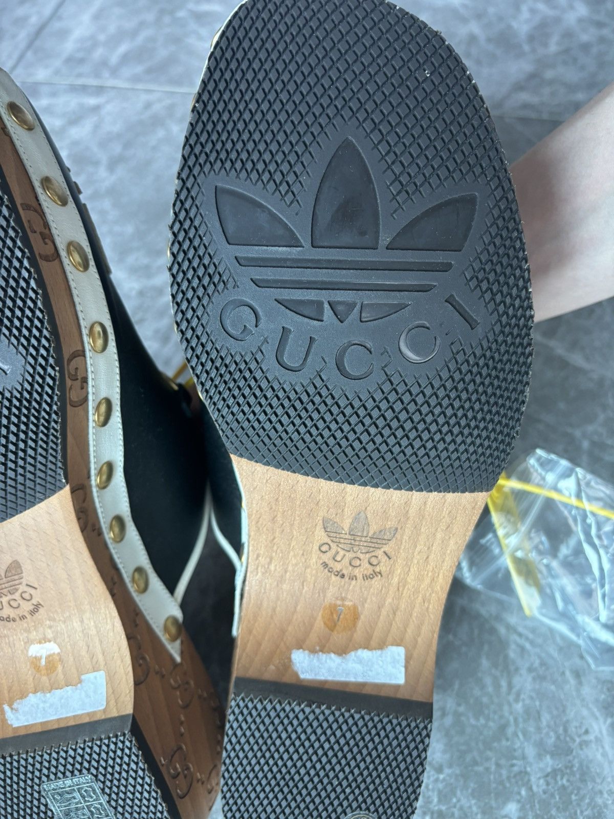 Gucci Gucci clog Size US 7 / EU 40 - 14 Thumbnail