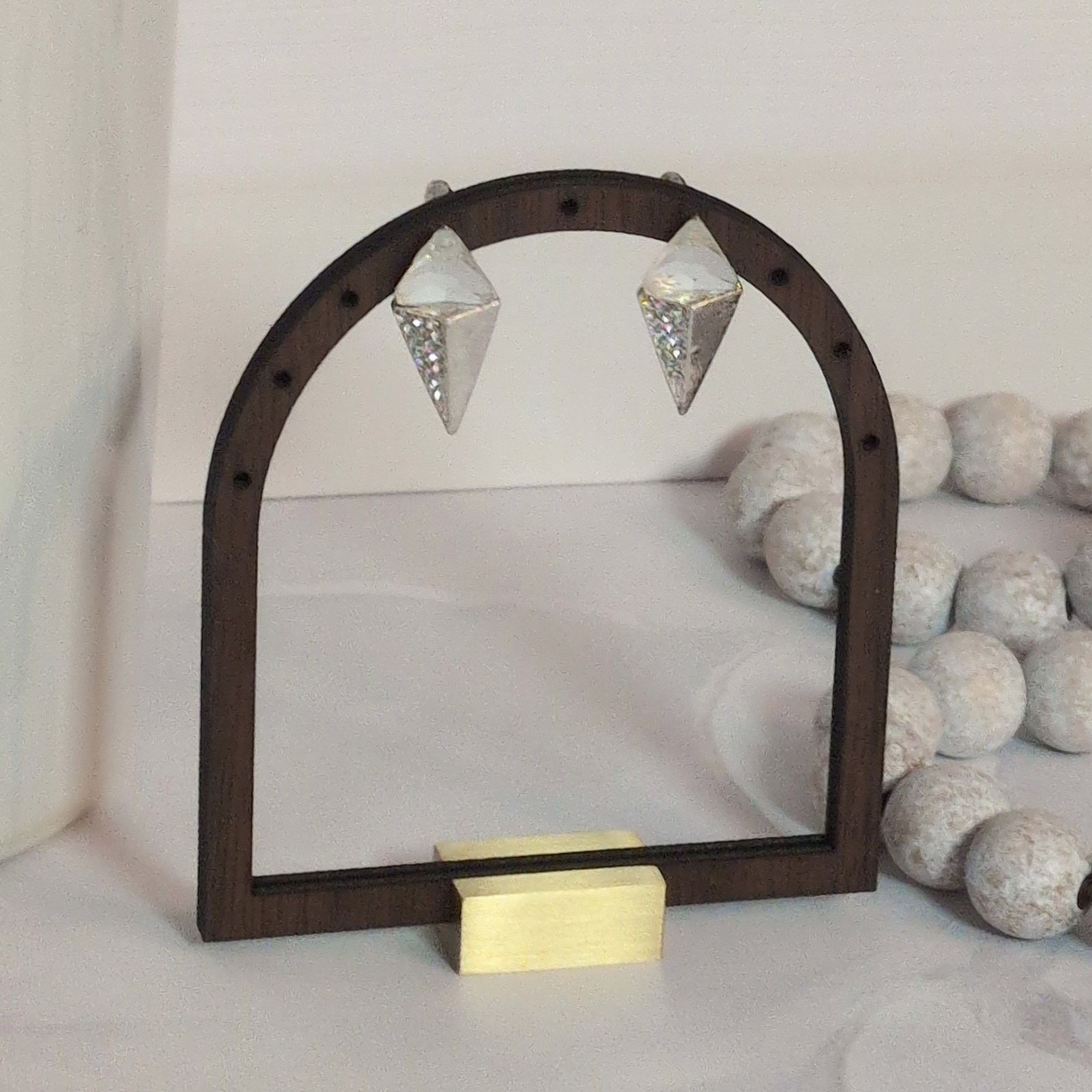 Vintage Glittery Glam VTG 1980s Silver-Tone Diamond-Shaped Earrings Size ONE SIZE - 1 Thumbnail