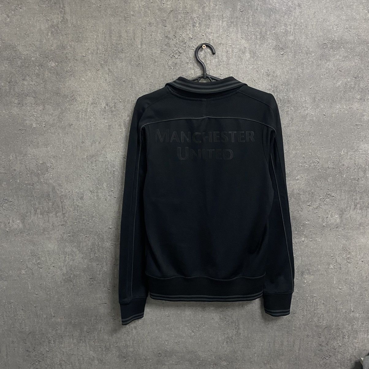 Nike Vintage Nike Manchester United Black Zip Up Jacket Big Logo Size US S / EU 44-46 / 1 - 9 Thumbnail