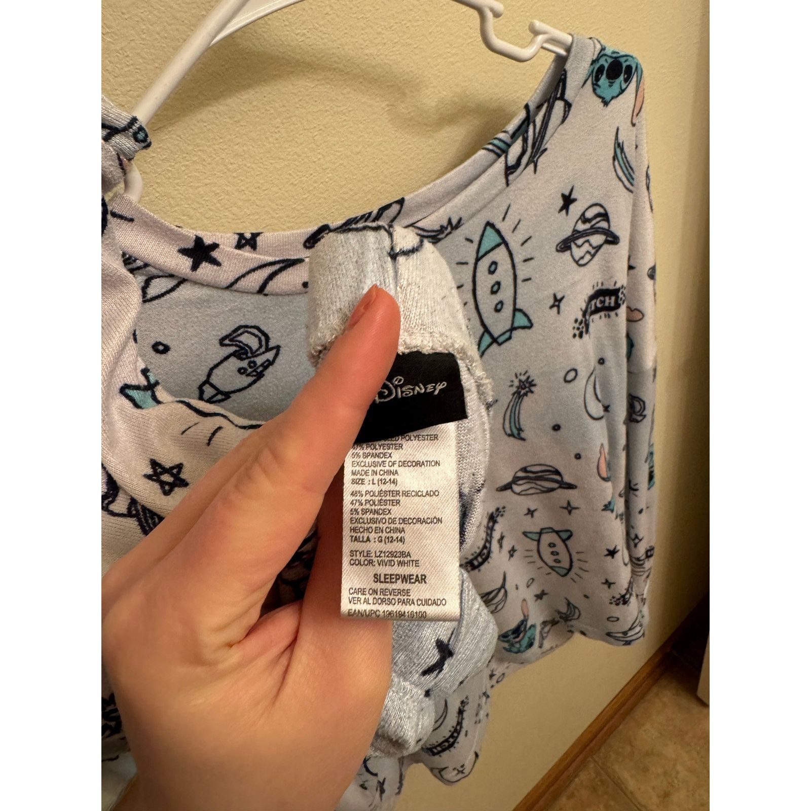 Disney Women's Lilo and Stitch Pajamas (top size XL/bottoms size L) Size ONE SIZE - 3 Thumbnail