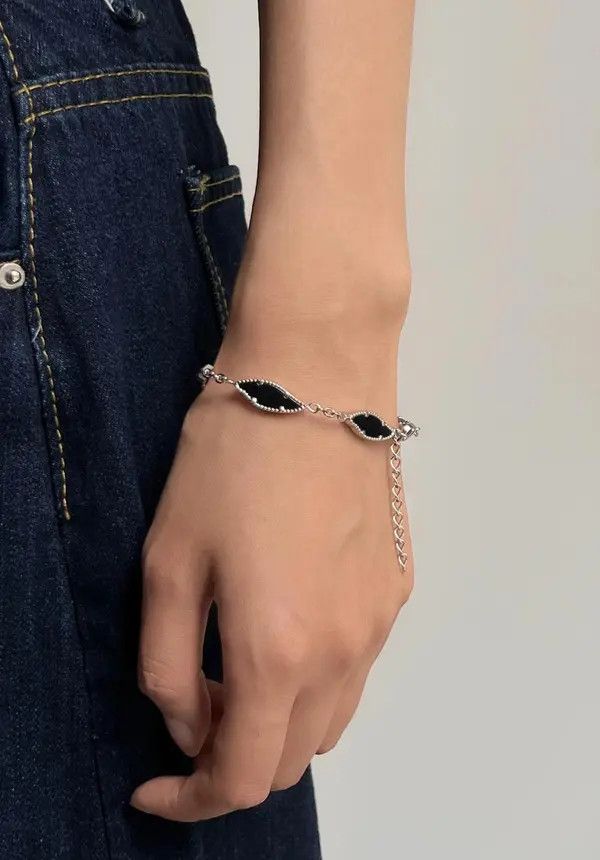 Jewelry Silver Chain Bracelet with Black Leaf-Shaped Accents Size ONE SIZE - 6 Thumbnail