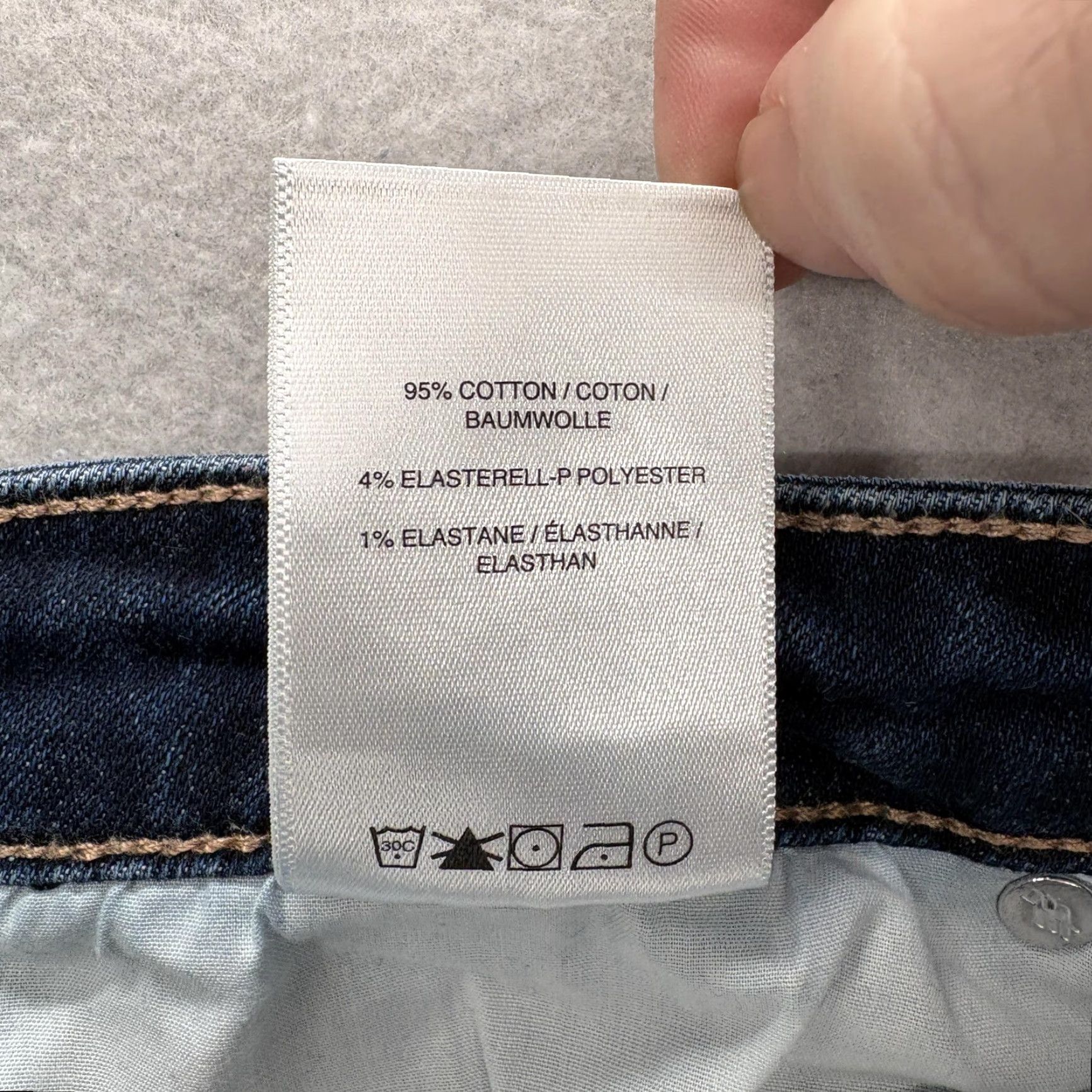 Silver Jeans Co. Silver Jeans Womens Slim Straight 30x31 Blue Wash Den­­im Grunge Isbister Straight Jeans Size 30" / US 8 / IT 44 - 5 Thumbnail