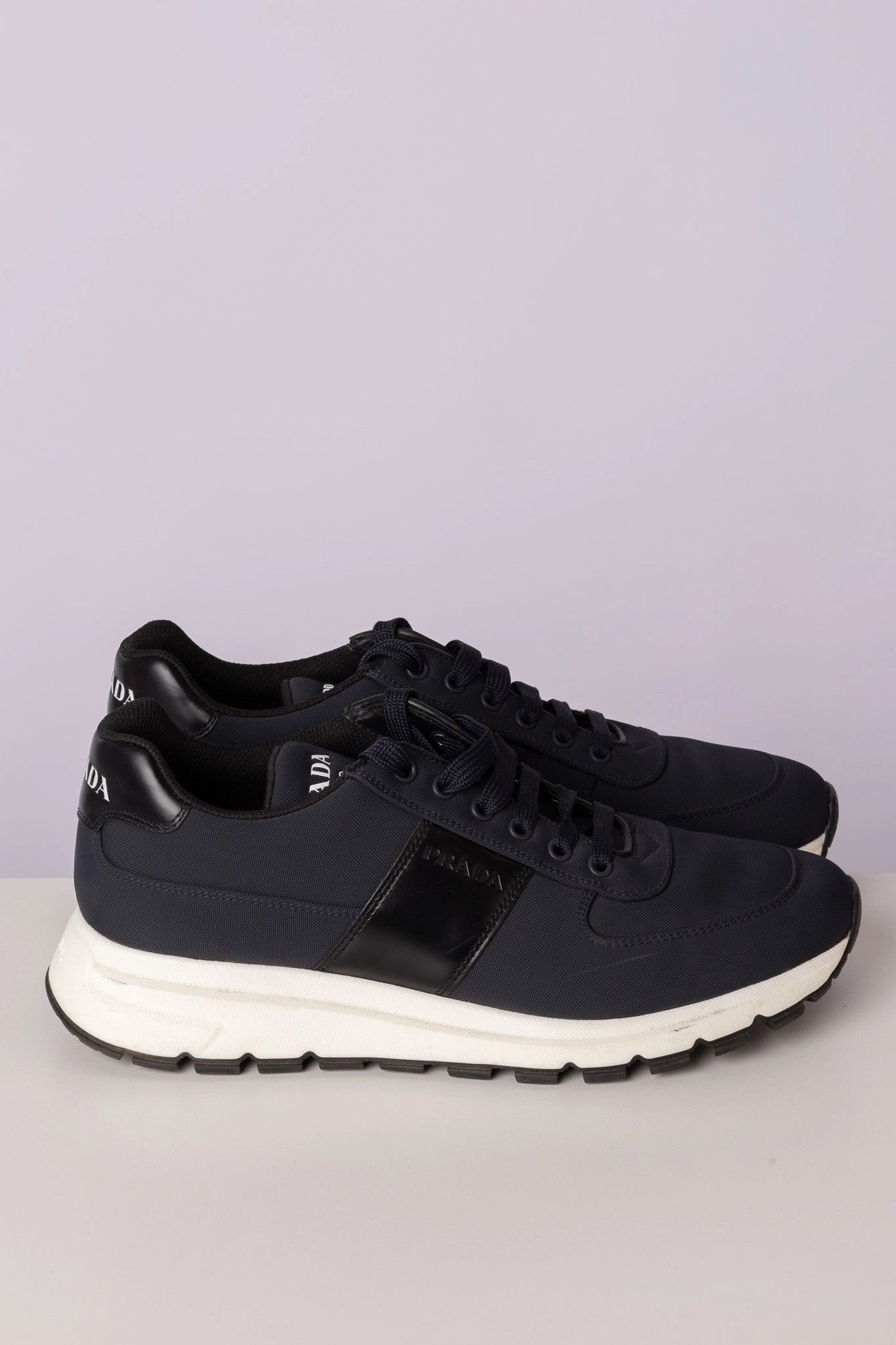 o1la1rc1a0925 Low-Top Sneakers in Black