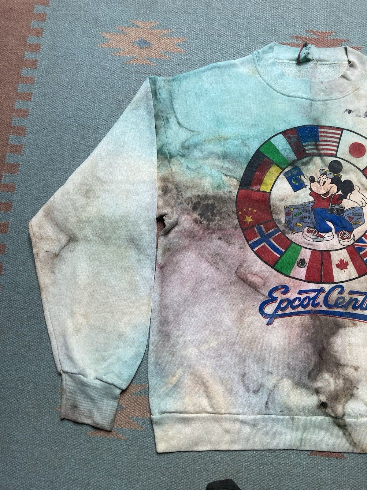 Vintage 80s crewneck sweatshirt Mickey Mouse Epcot center Disney M Size US M / EU 48-50 / 2 - 2 Thumbnail