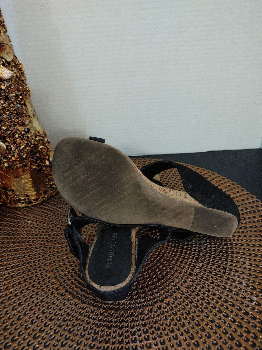 Donald Pliner Donald J. Pliner Donni Dylan Size 6.5M Sandals Size US 6.5 / IT 36.5 - 6 Thumbnail