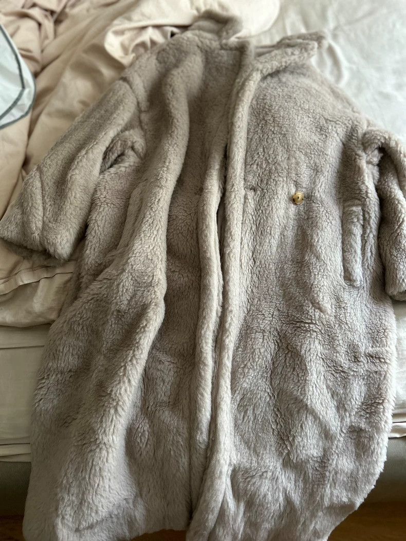 Max Mara Max Mara New teddy sand color. Size XS / US 0-2 / IT 36-38 - 1 Thumbnail