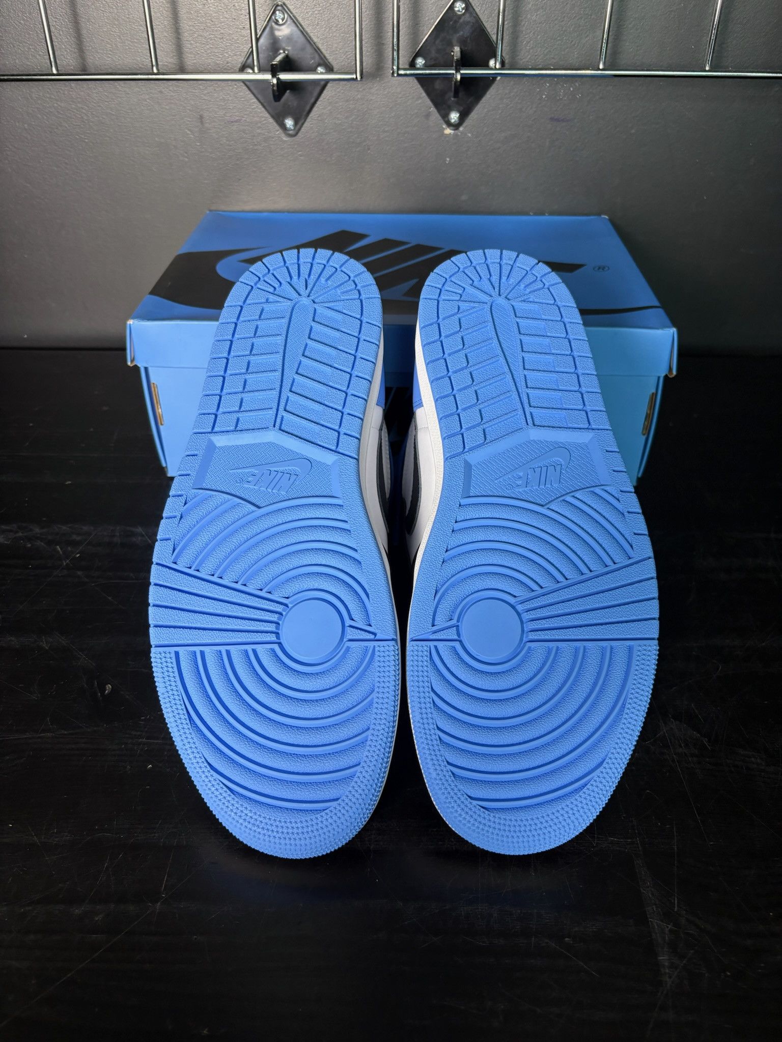 Jordan Brand Air Jordan 1 Retro High OG "UNC Toe" - Size 10.5 Size US 10.5 / EU 43-44 - 5 Thumbnail