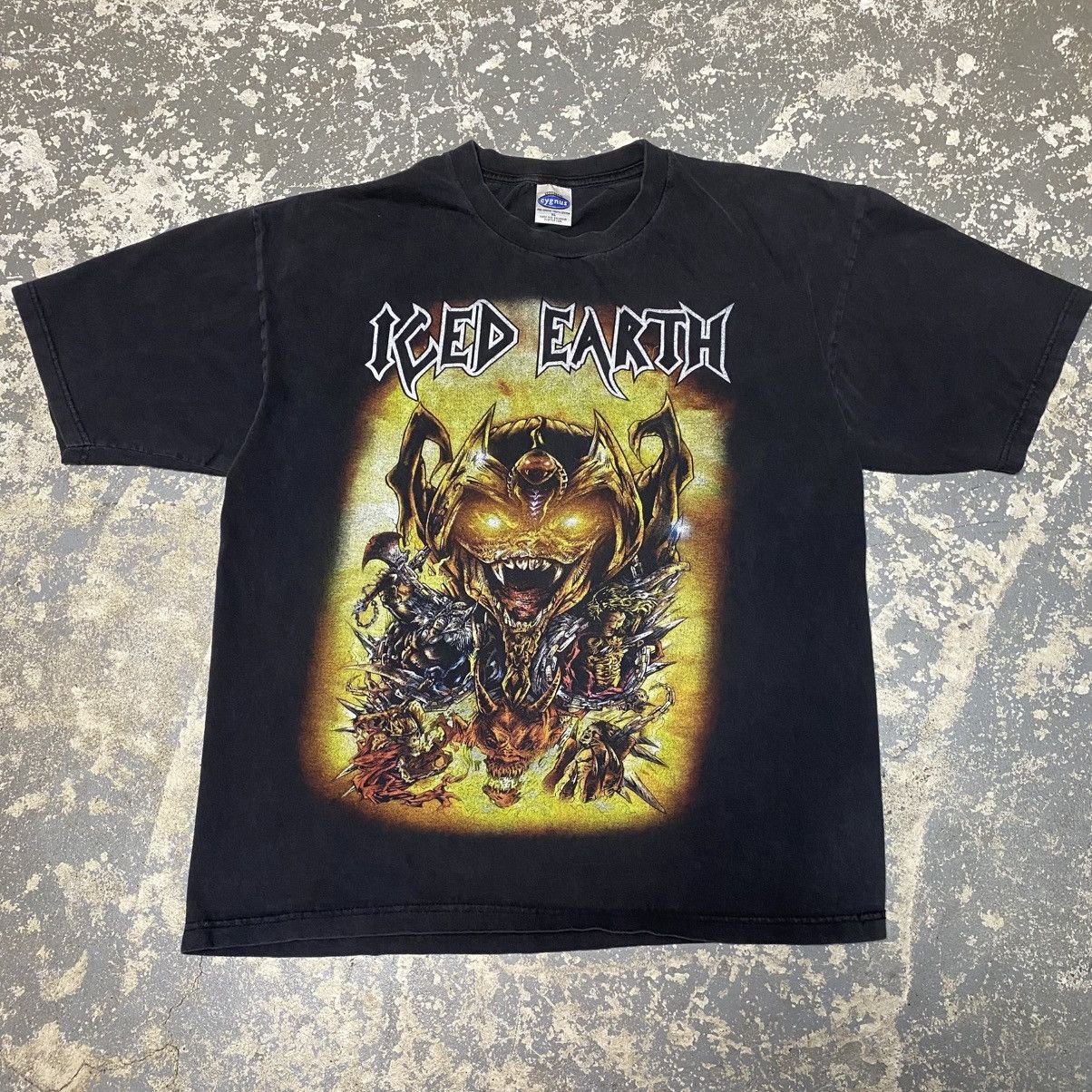Band Tees × Vintage Vintage Iced Earth Cyngus Black Y2K Band Concert Tshirt Size US XL / EU 56 / 4 - 1 Thumbnail