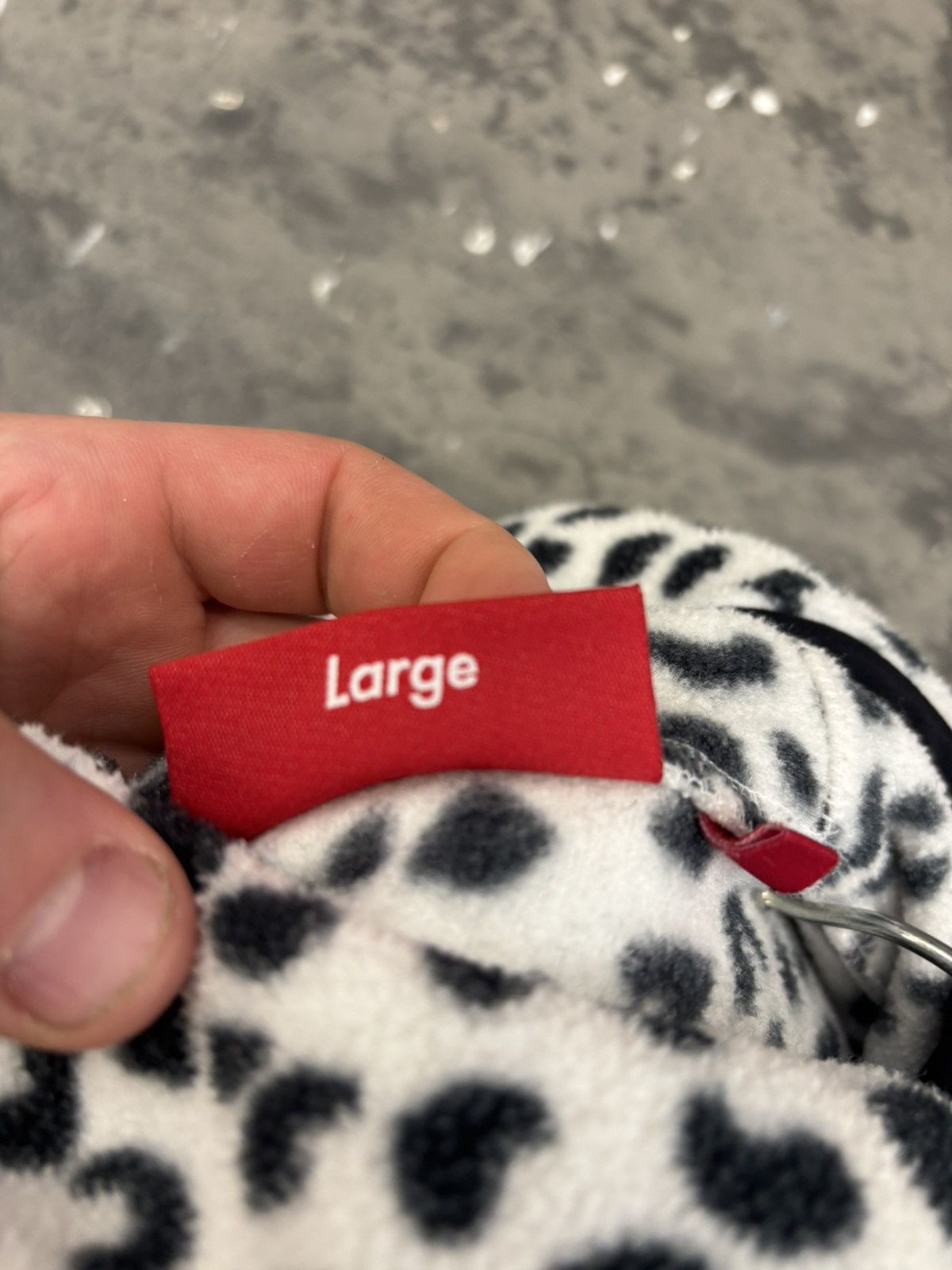 Supreme Supreme x Polar Tech Snow Leopard Size US L / EU 52-54 / 3 - 6 Thumbnail