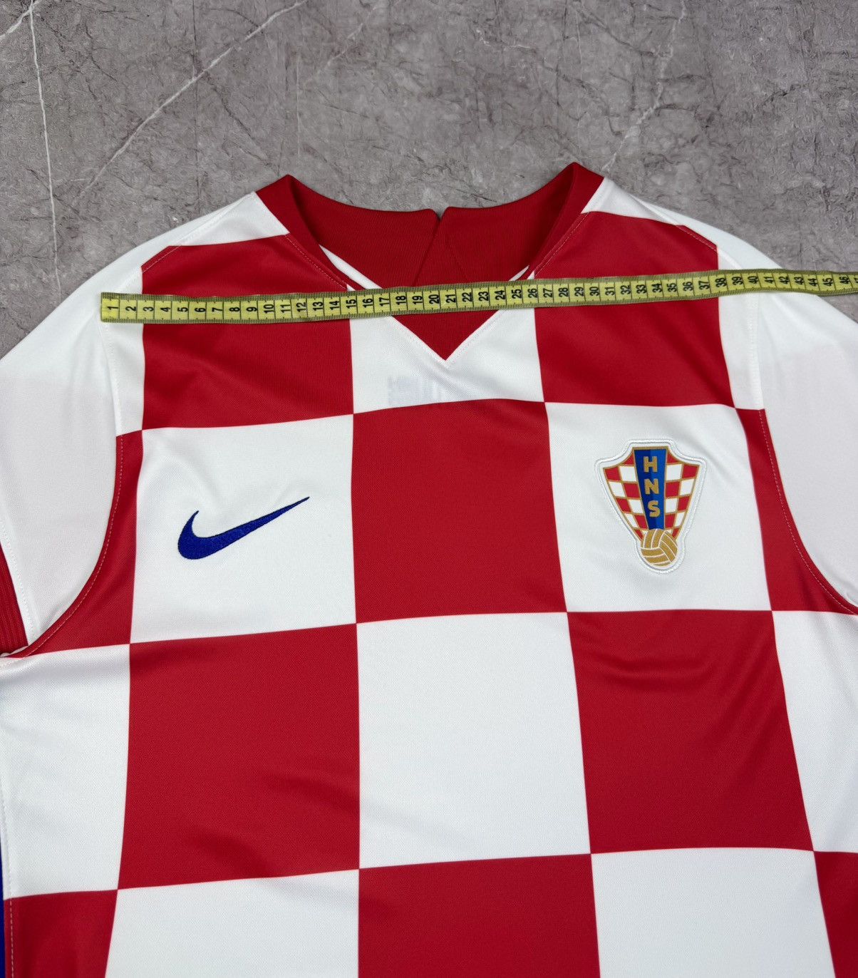 Nike Nike Croatia hns soccer jersey Size M Size US M / EU 48-50 / 2 - 13 Thumbnail